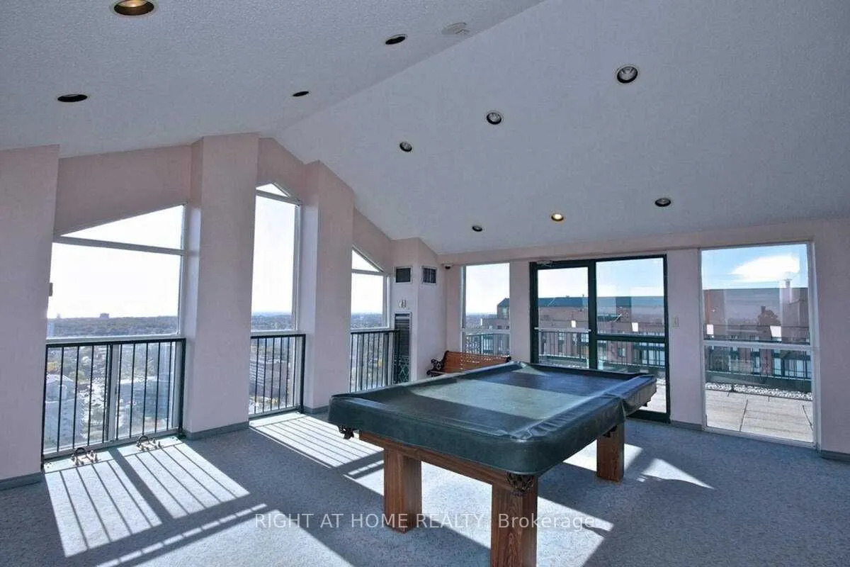 115 Hillcrest Avenue, #815