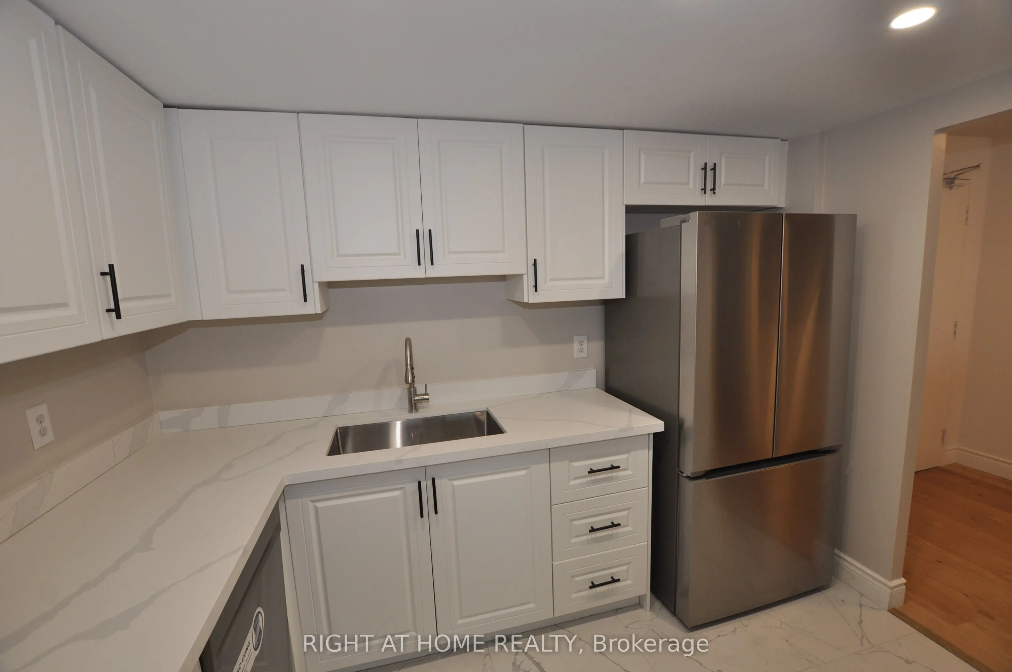 115 Hillcrest Avenue, #815
