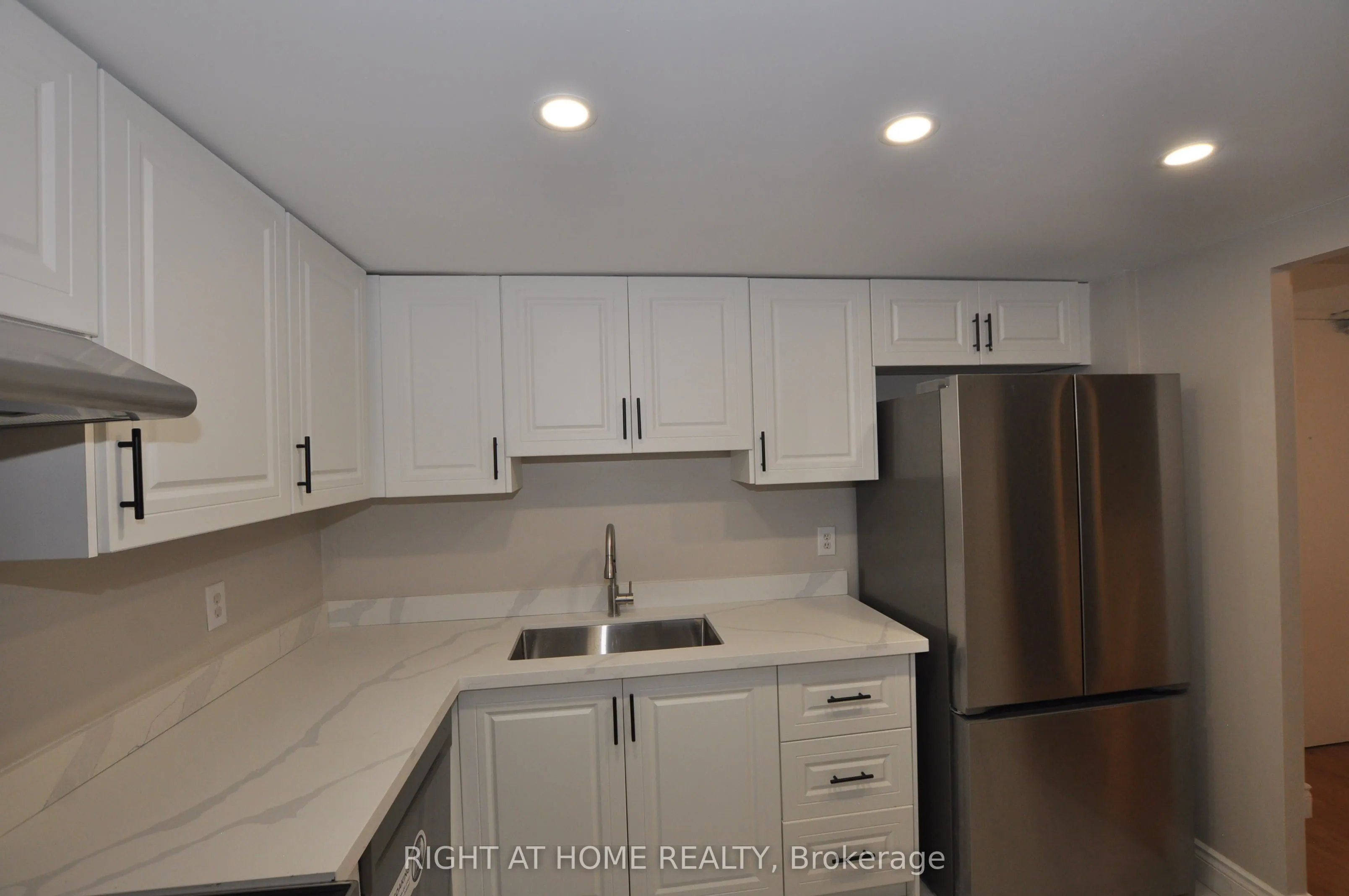 115 Hillcrest Avenue, #815