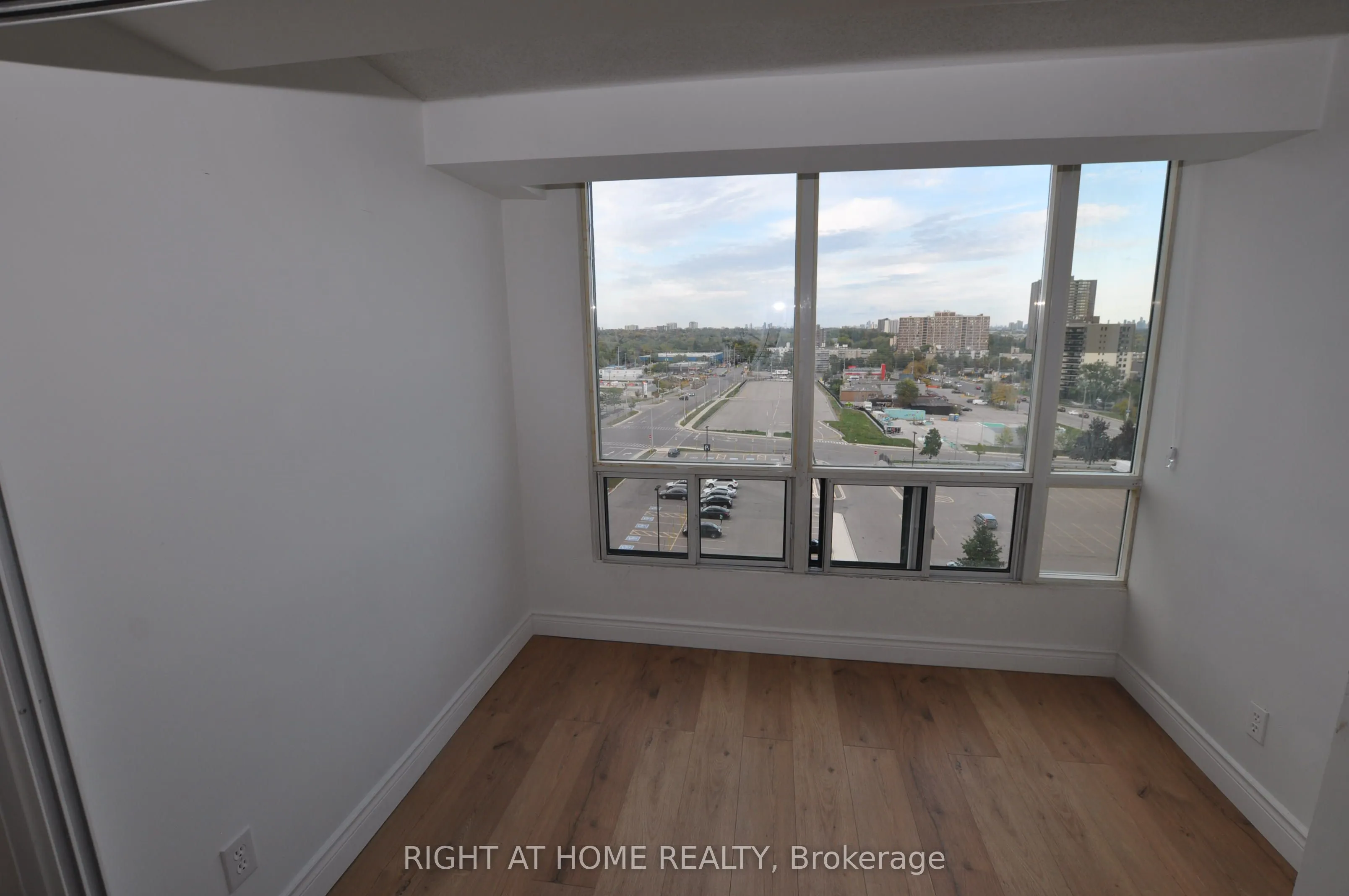 115 Hillcrest Avenue, #815