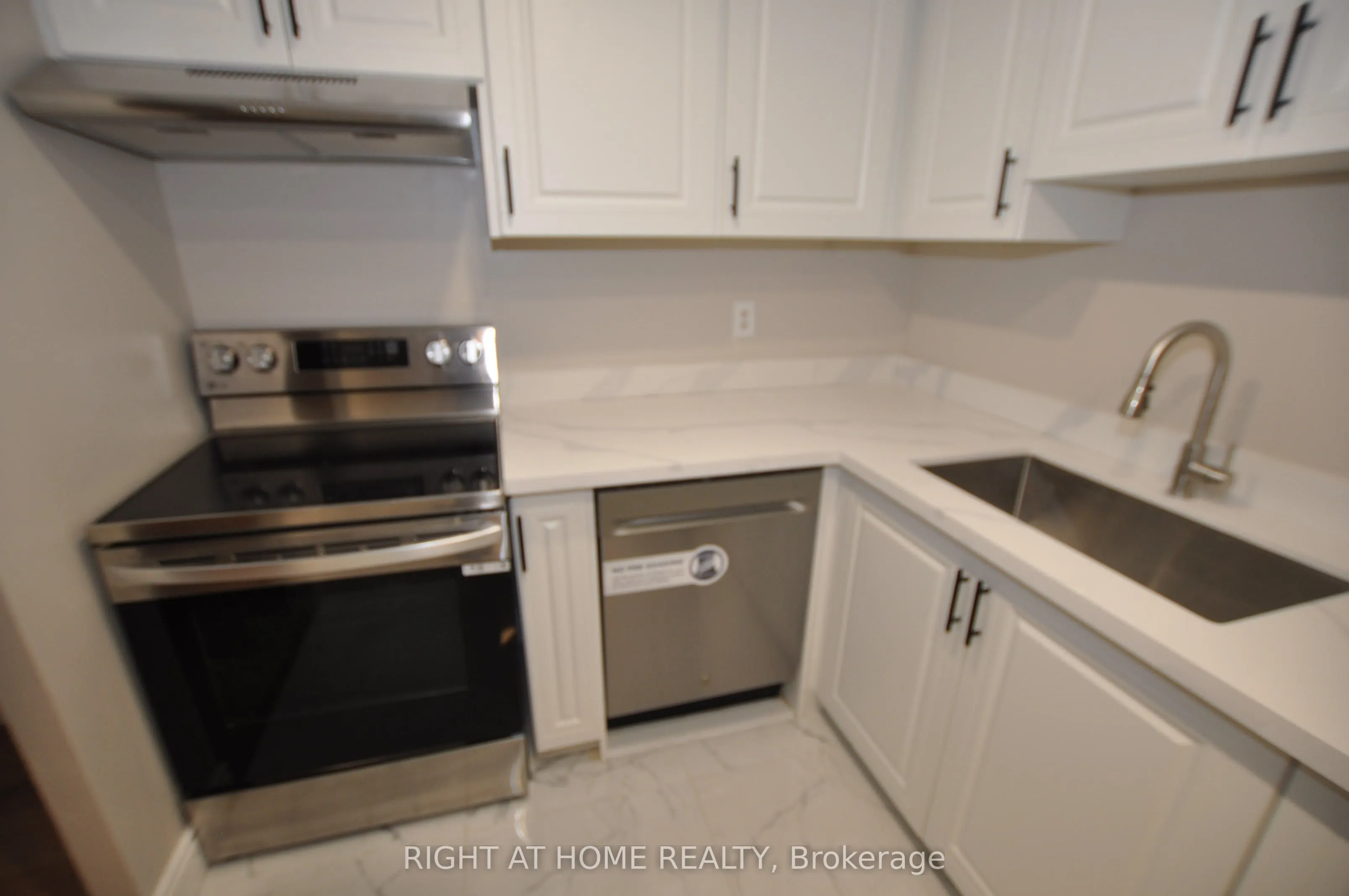 115 Hillcrest Avenue, #815