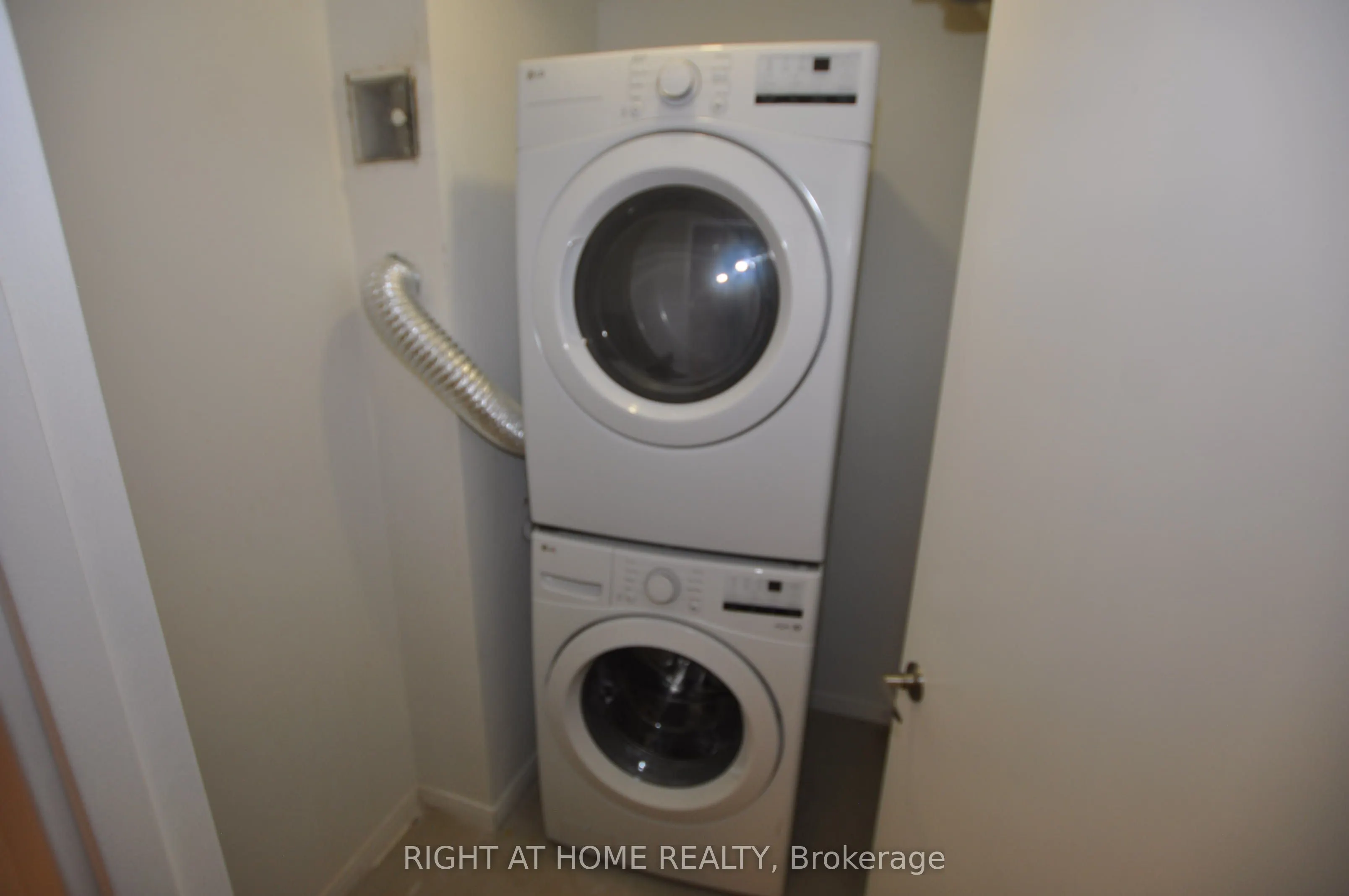 115 Hillcrest Avenue, #815