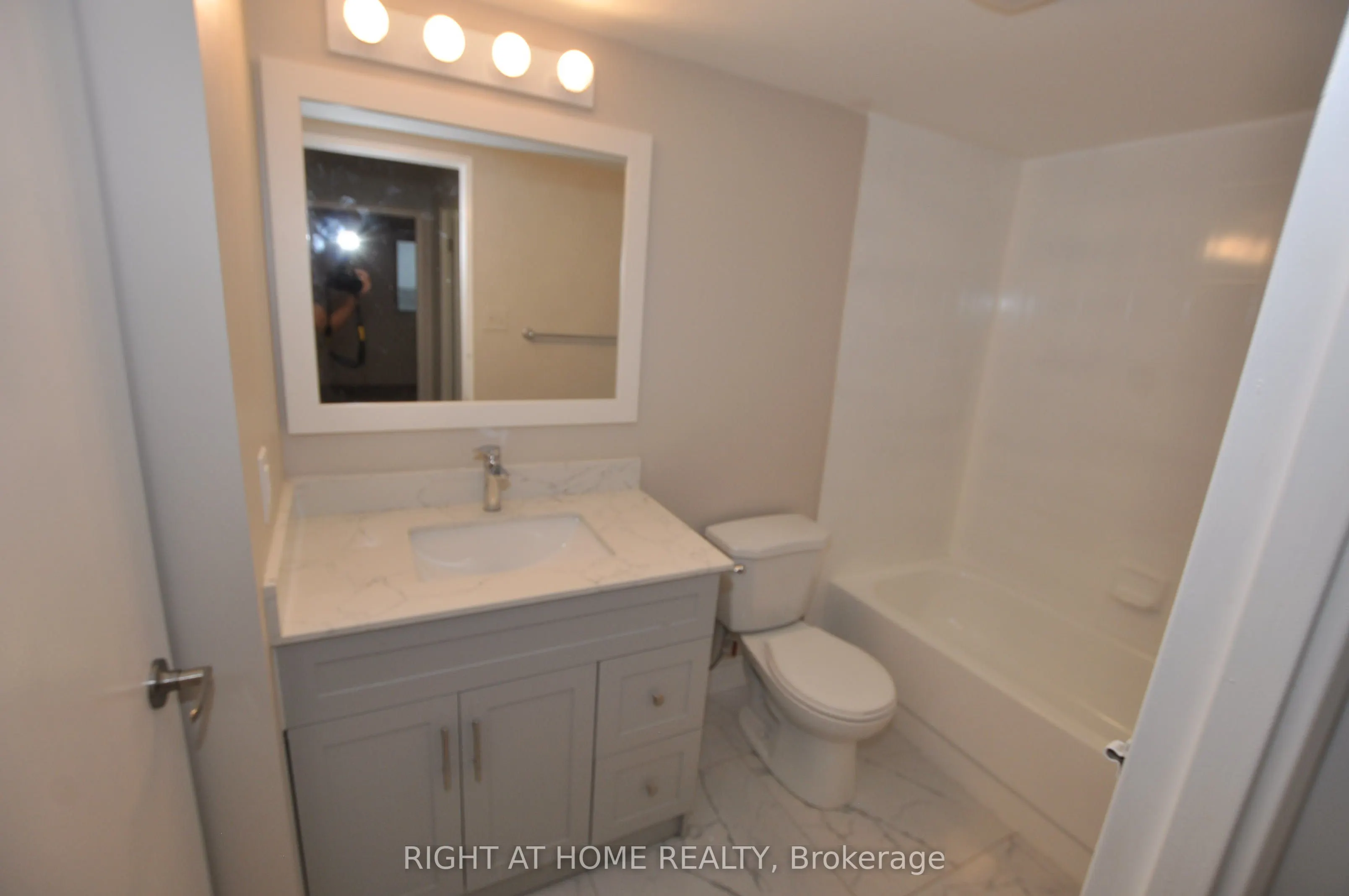 115 Hillcrest Avenue, #815