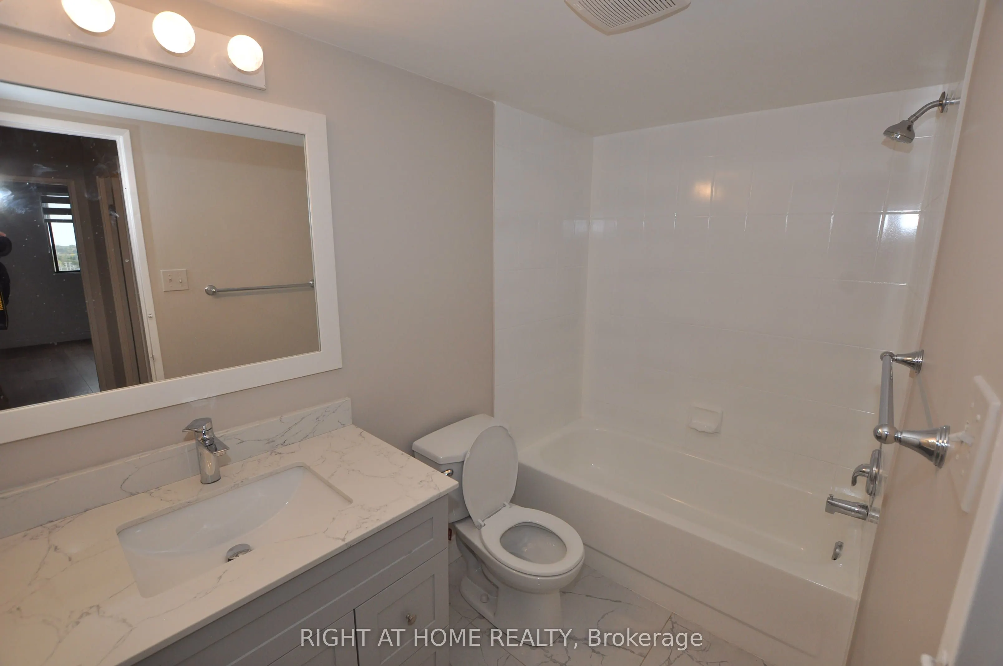 115 Hillcrest Avenue, #815