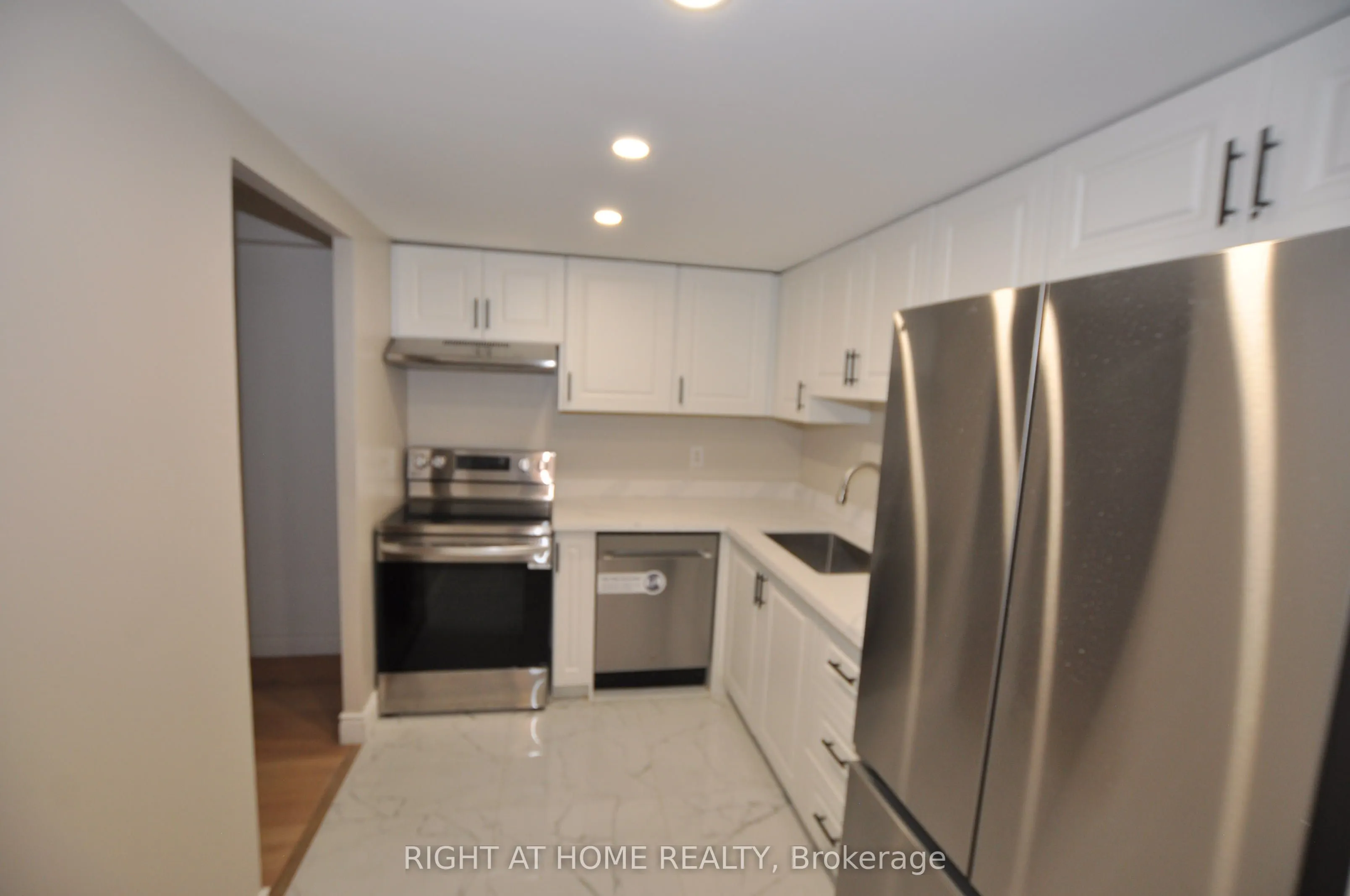 115 Hillcrest Avenue, #815