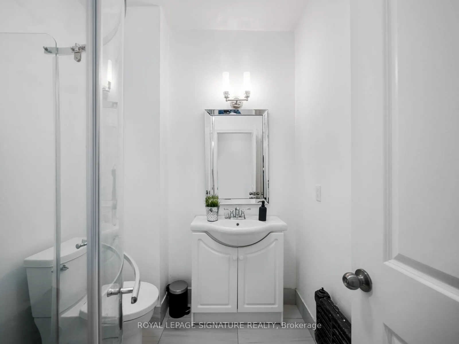 2243 Dundas Street W, #3rd Lvl