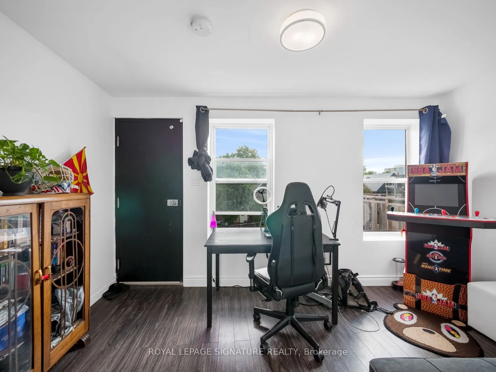 2243 Dundas Street W, #3rd Lvl