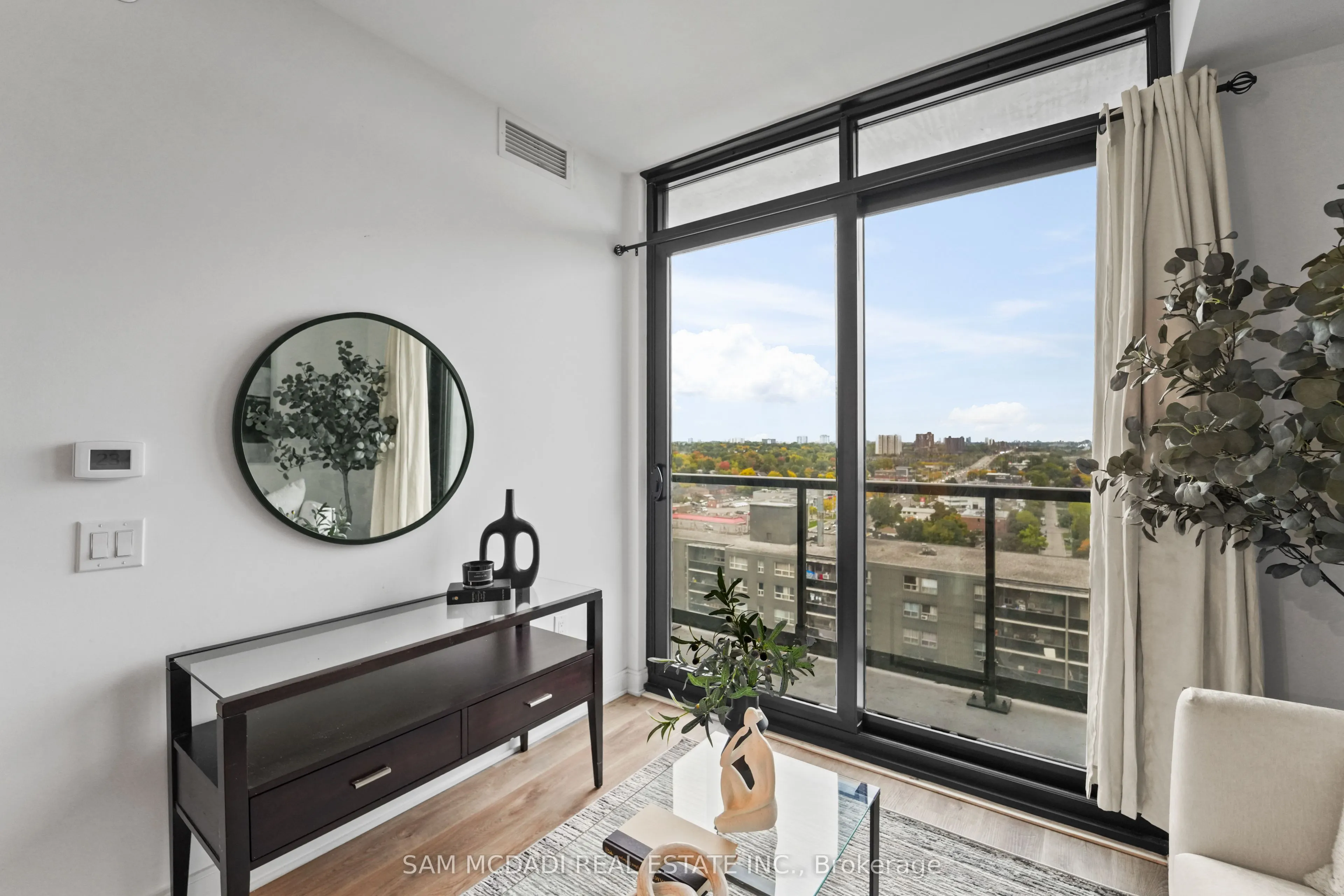 86 Dundas Street E, #1513