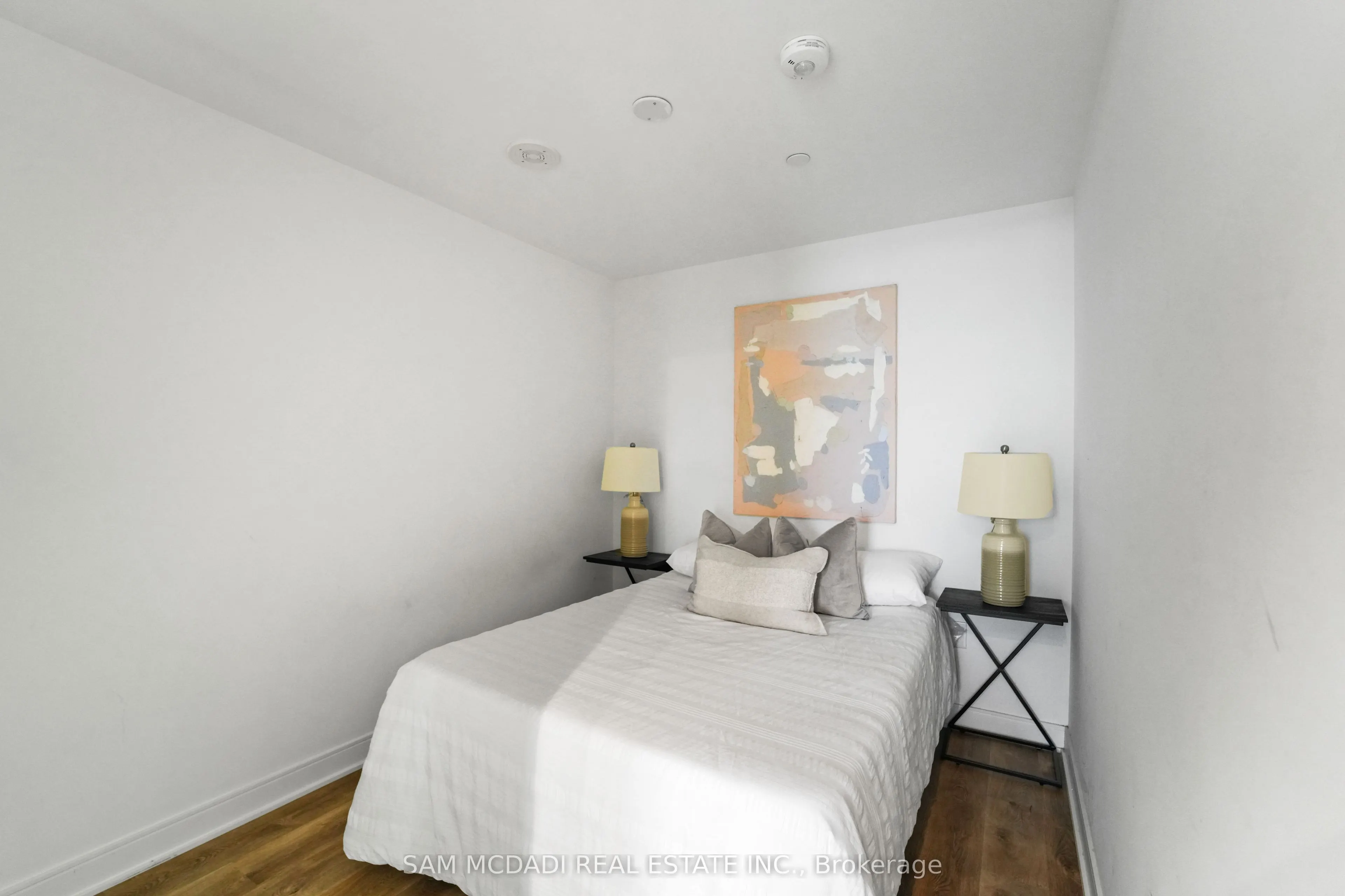 86 Dundas Street E, #1513