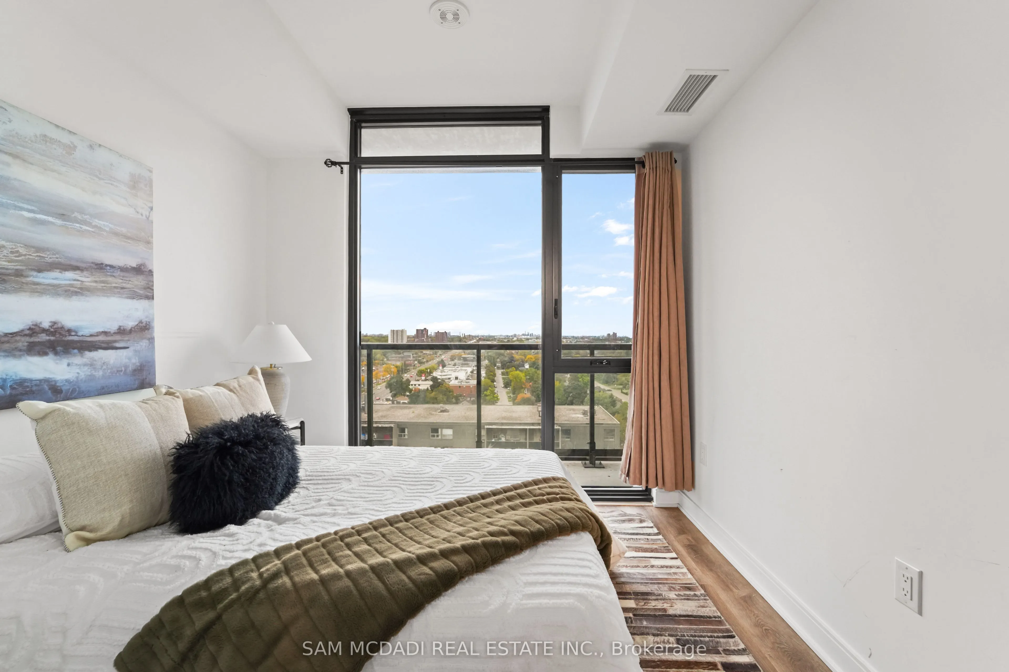 86 Dundas Street E, #1513