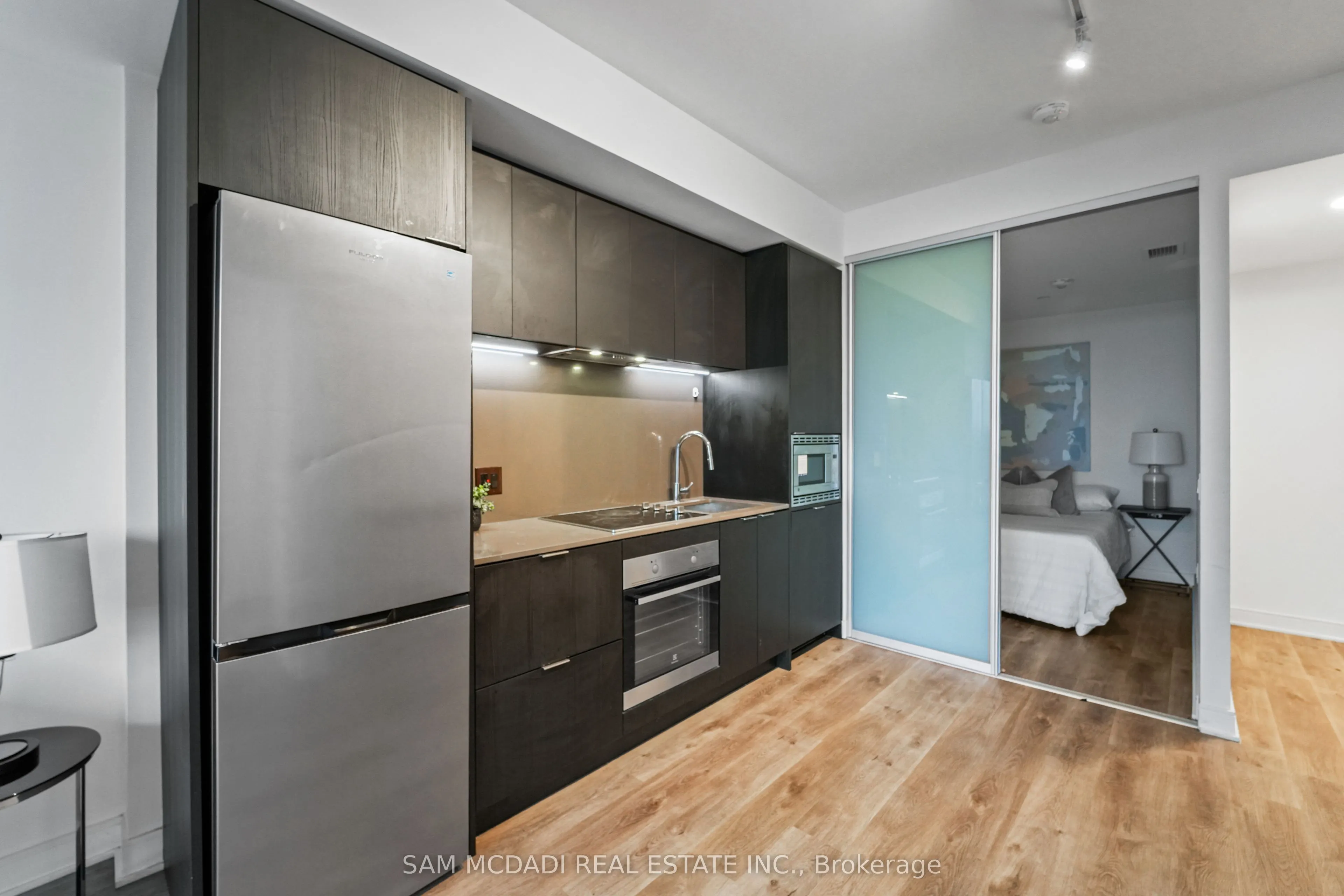 86 Dundas Street E, #1513
