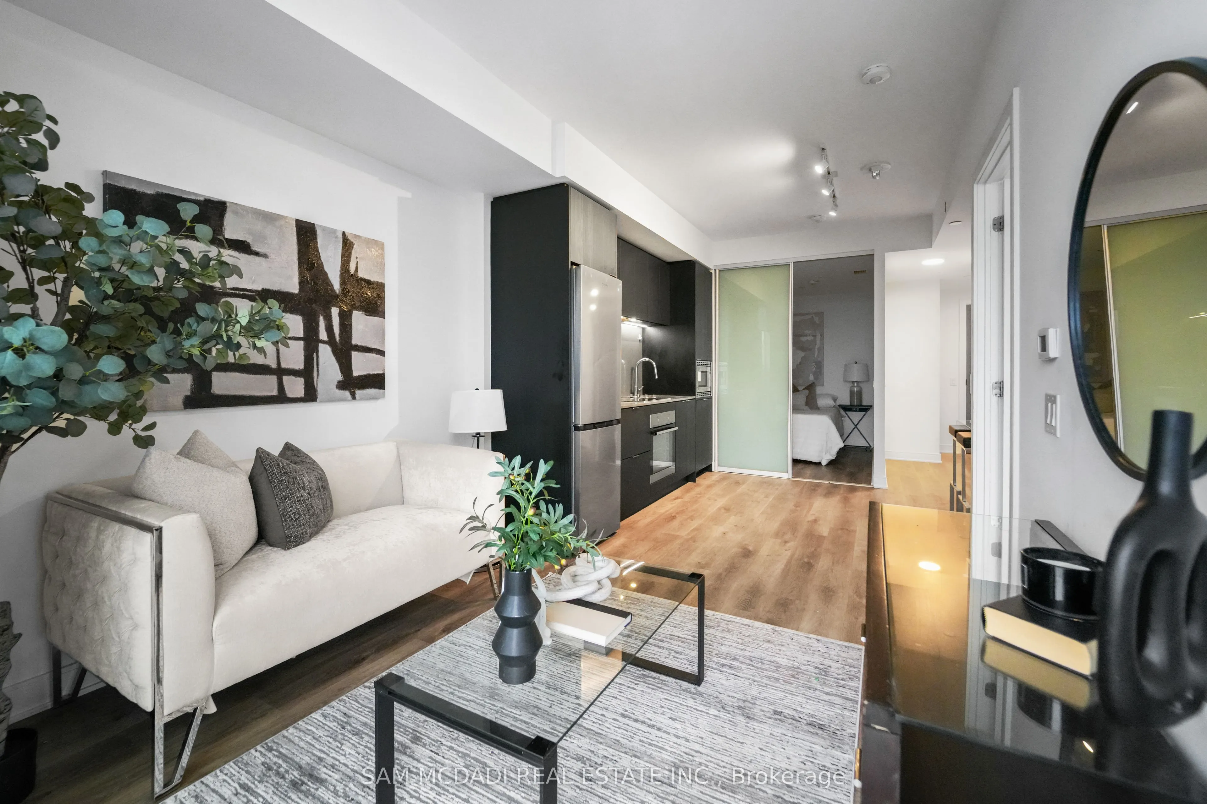 86 Dundas Street E, #1513