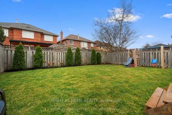 5136 Castlefield Drive
