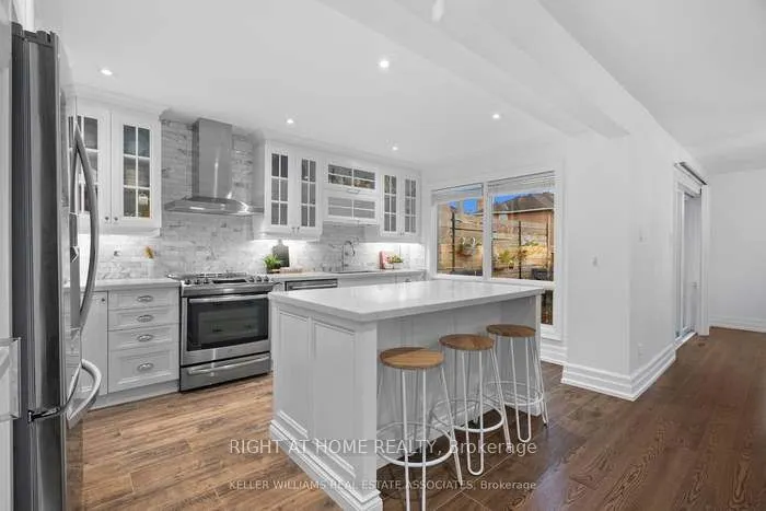 5136 Castlefield Drive