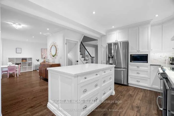 5136 Castlefield Drive