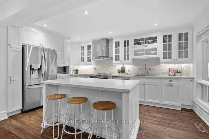 5136 Castlefield Drive