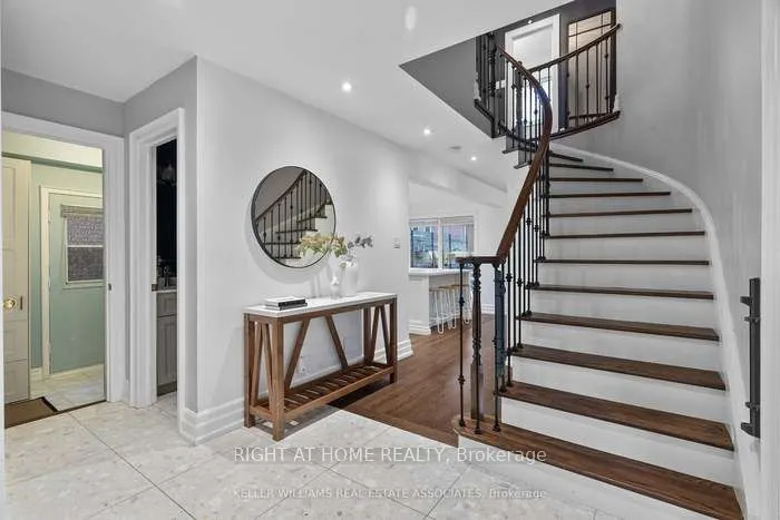 5136 Castlefield Drive