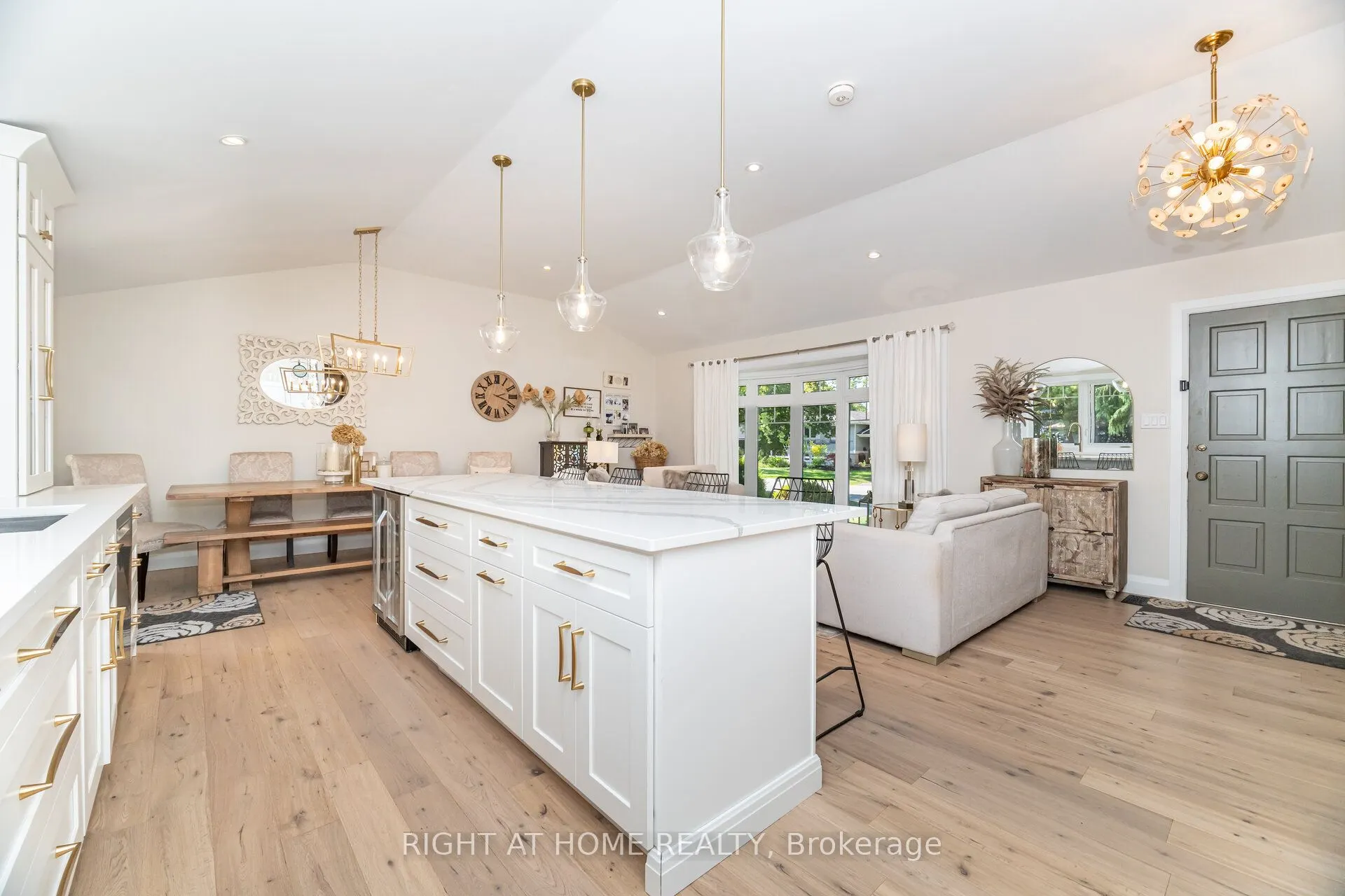 5188 Cherryhill Crescent
