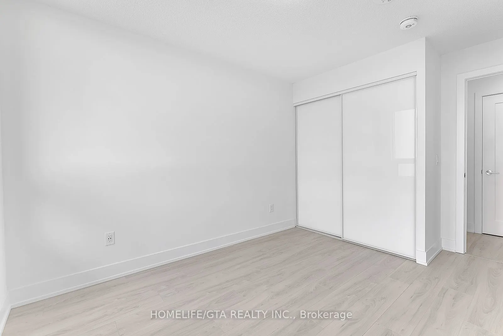 10 Eva Road, #2407