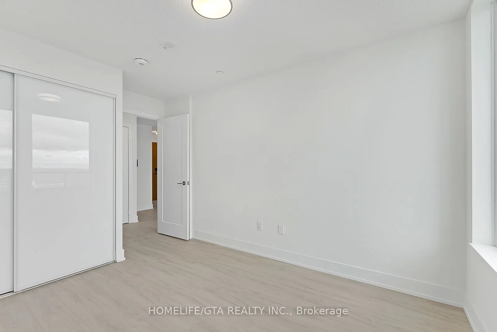 10 Eva Road, #2407