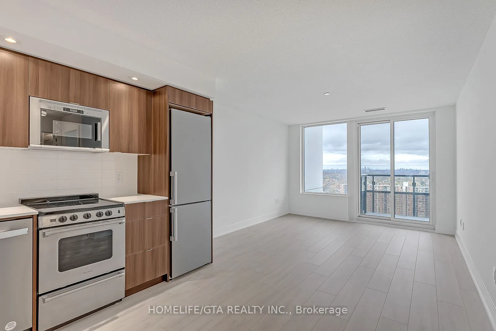 10 Eva Road, #2407