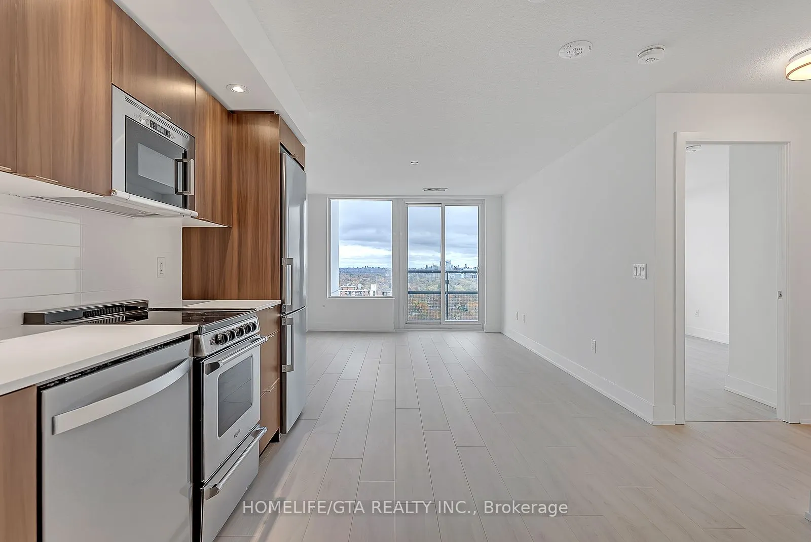 10 Eva Road, #2407