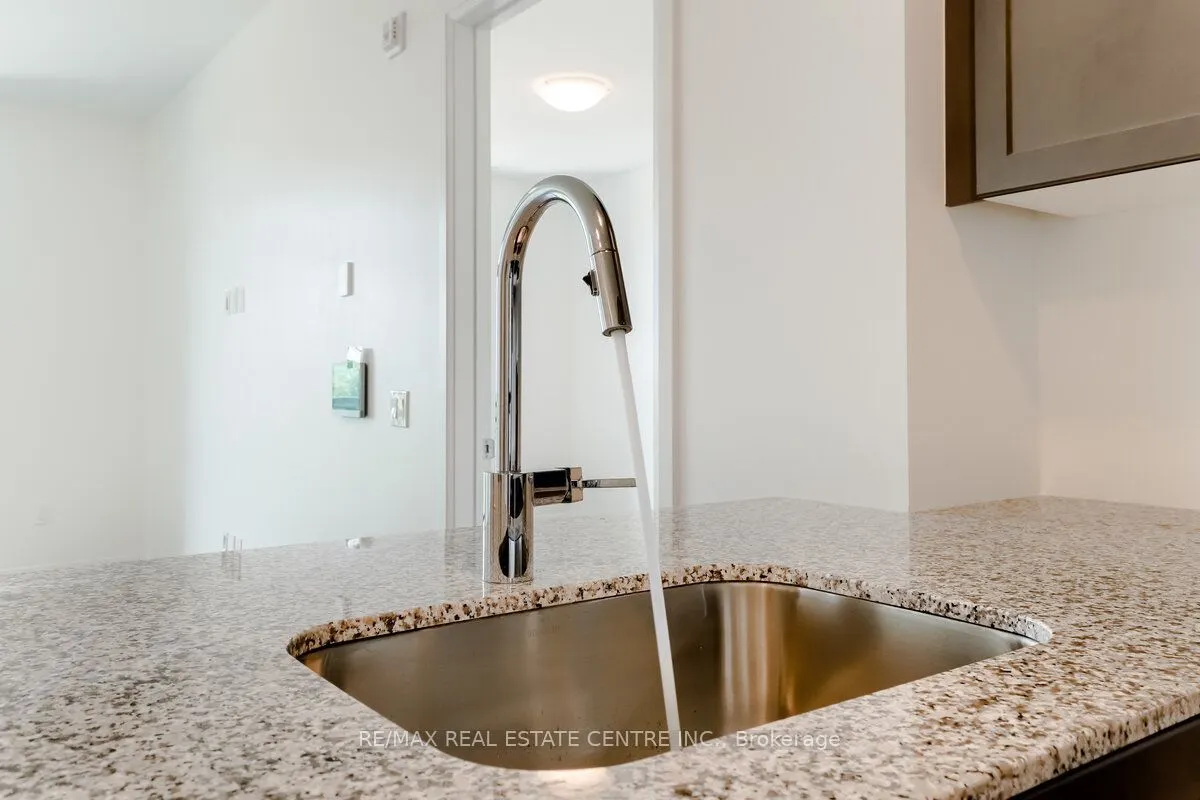 95 Dundas Street W, #119