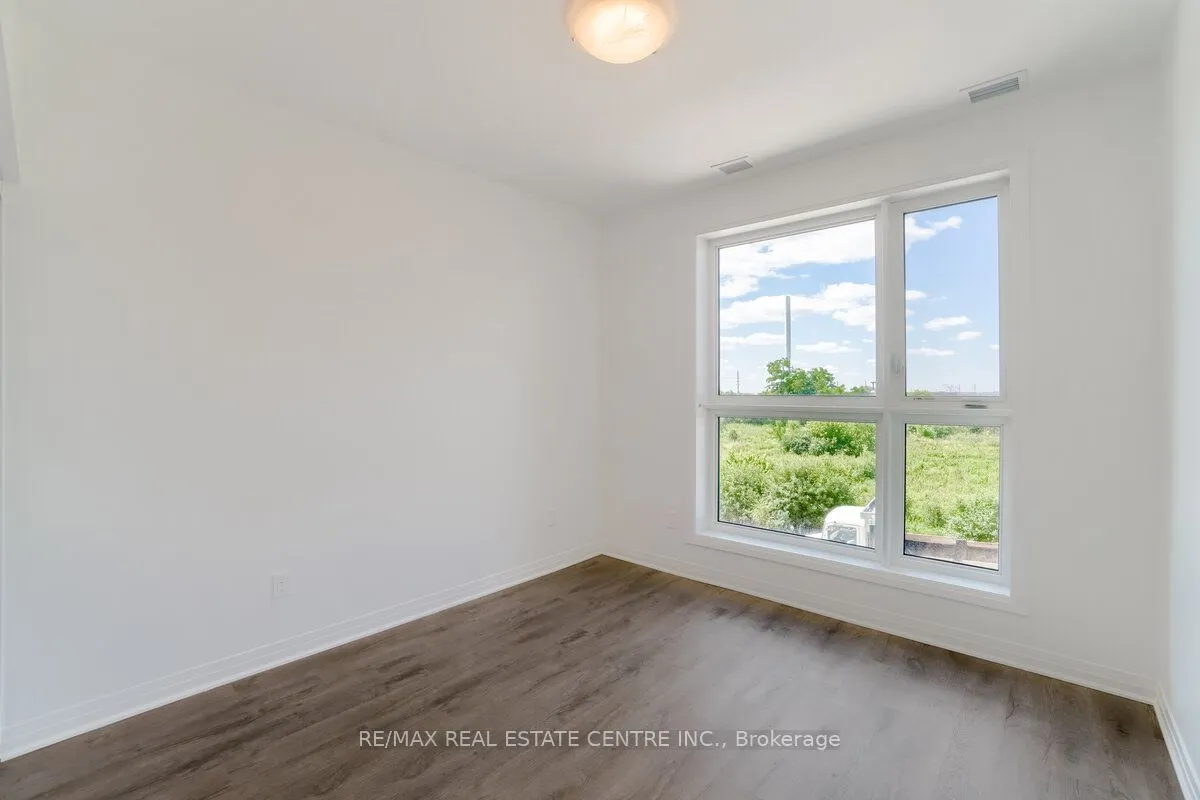 95 Dundas Street W, #119