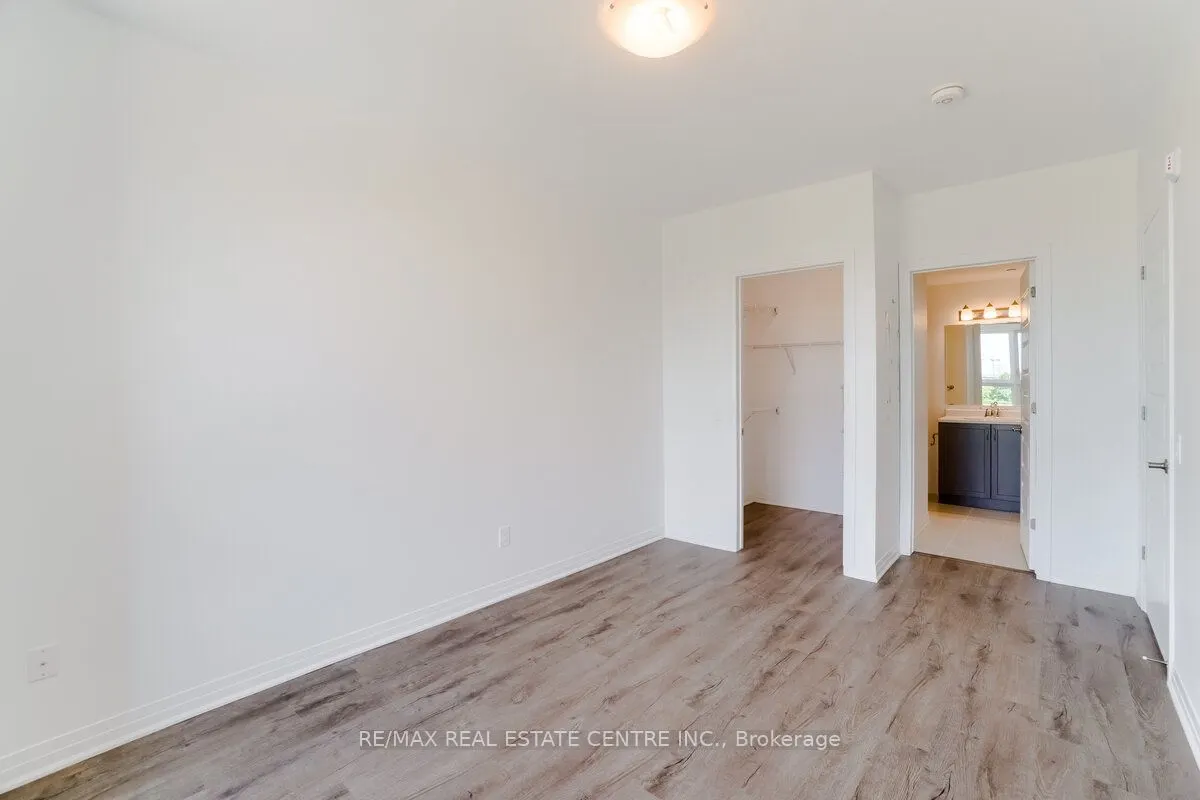 95 Dundas Street W, #119
