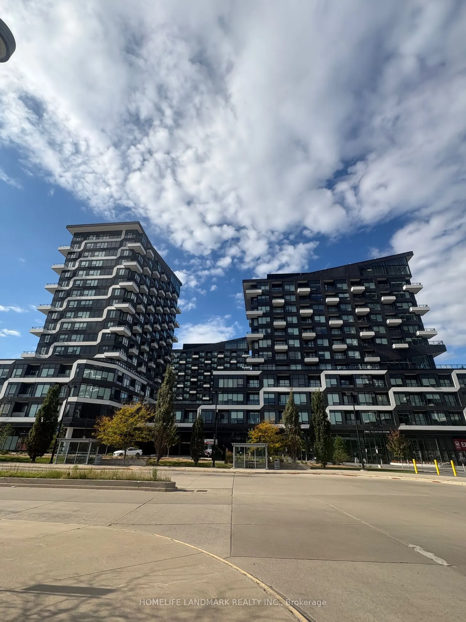 2485 Taunton Road, #923