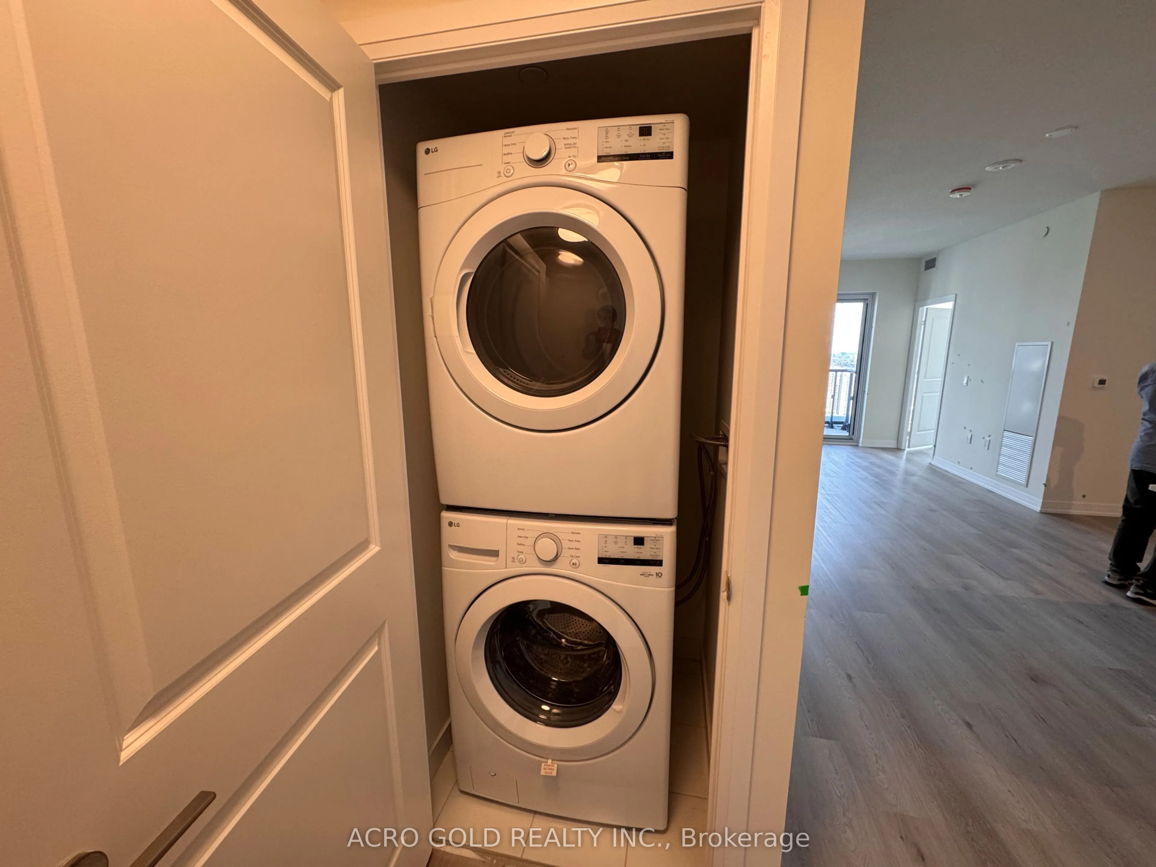 15 Watergarden Drive, #2610