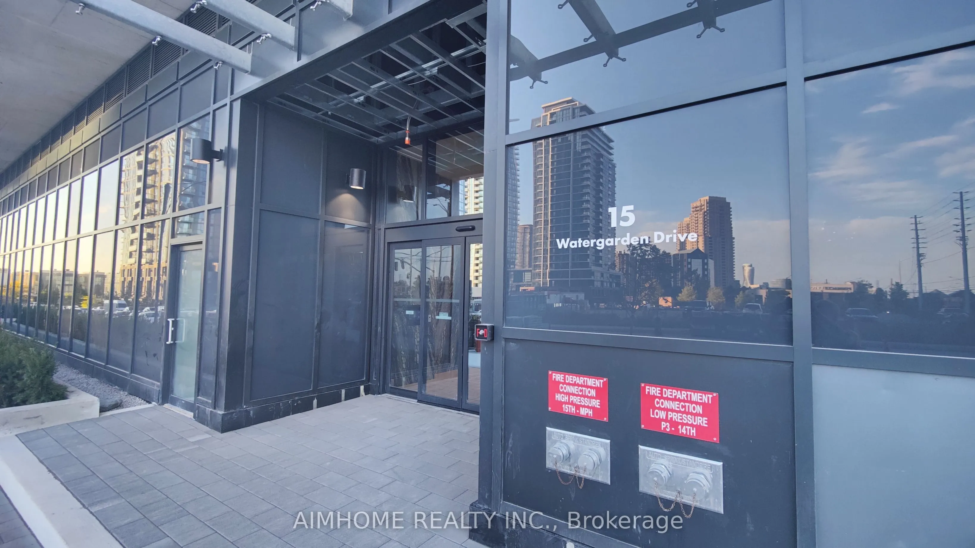 15 Watergarden Drive, #206