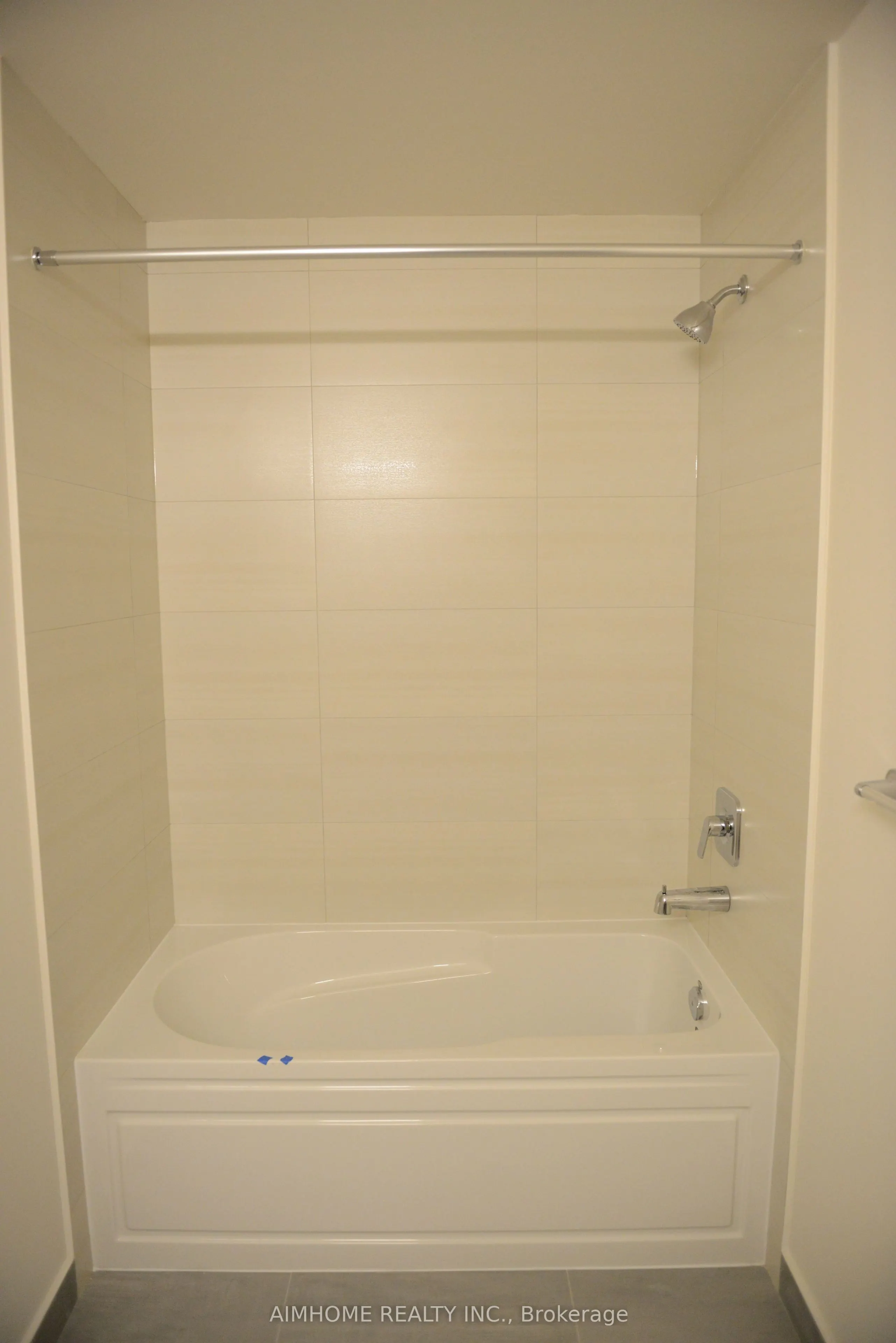 15 Watergarden Drive, #206