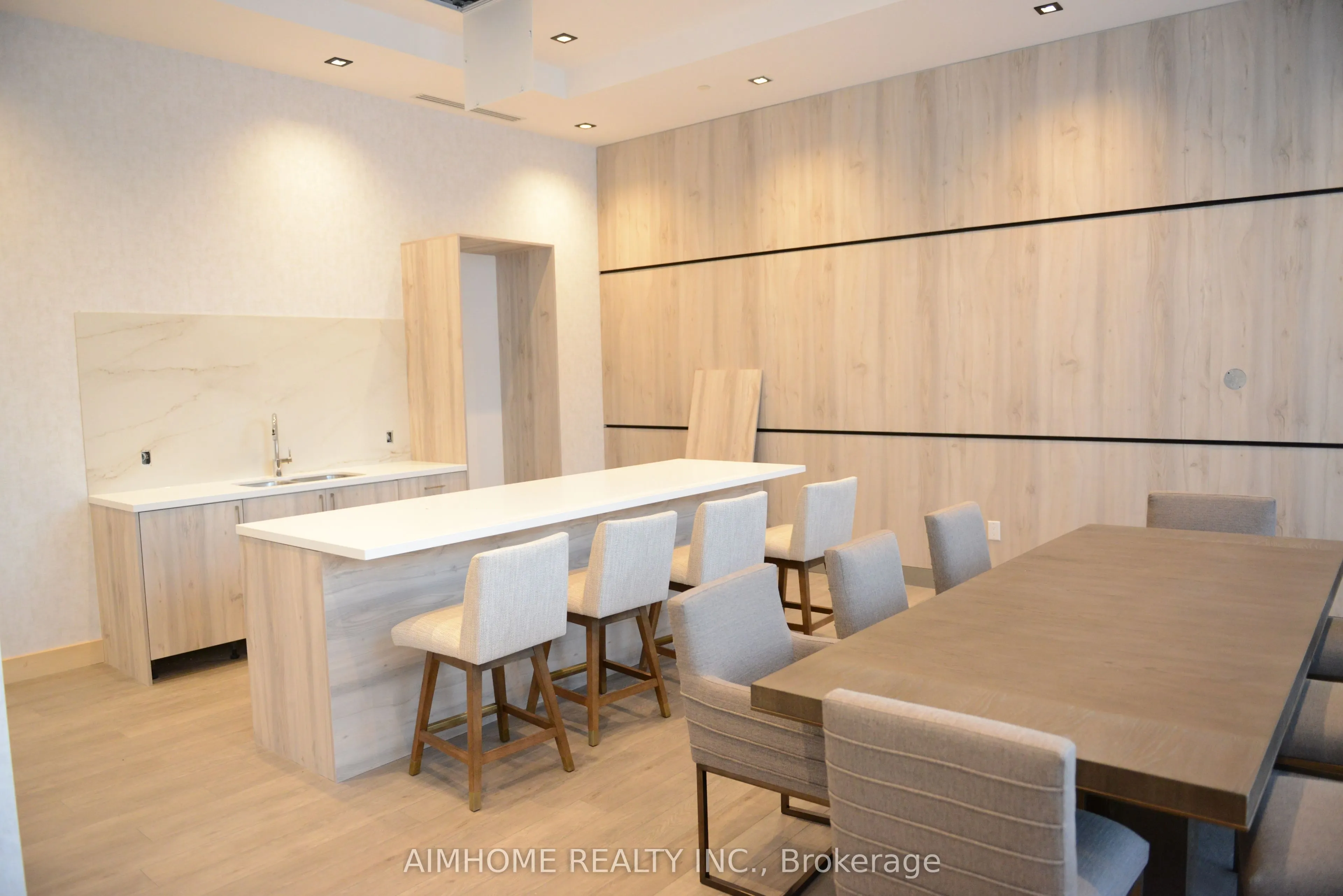 15 Watergarden Drive, #206