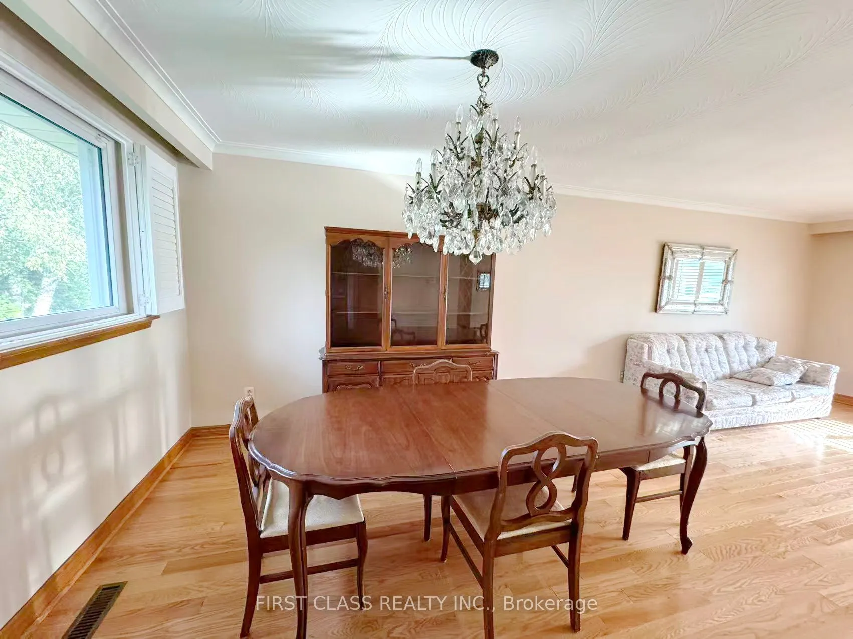 3277 CARDROSS Road, #Upper Unit