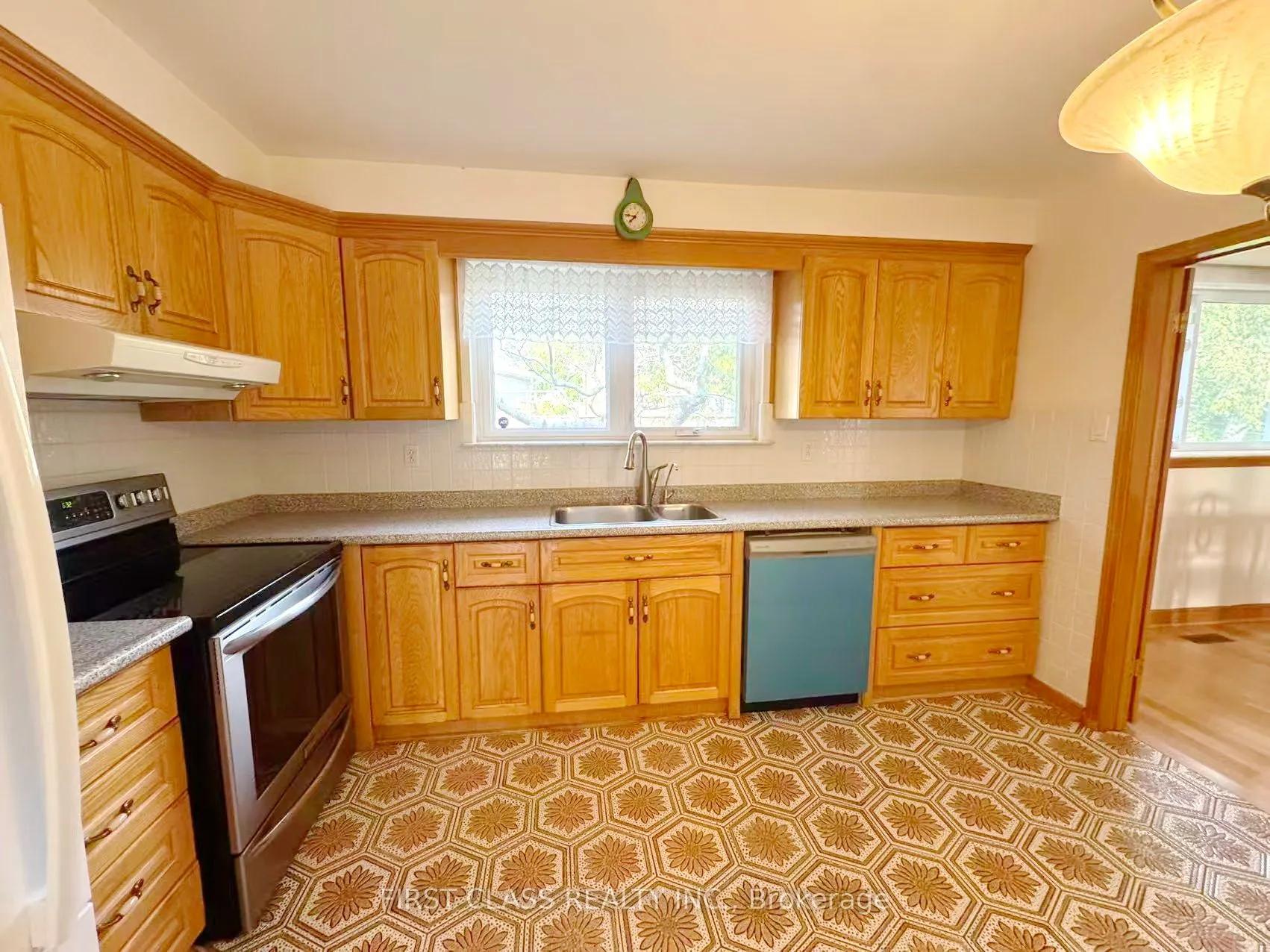 3277 CARDROSS Road, #Upper Unit