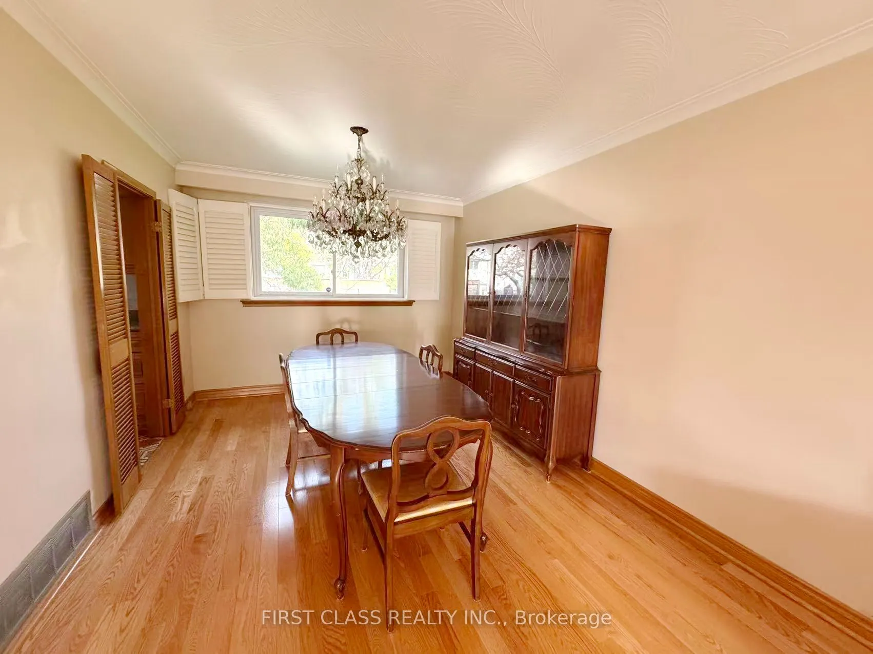 3277 CARDROSS Road, #Upper Unit