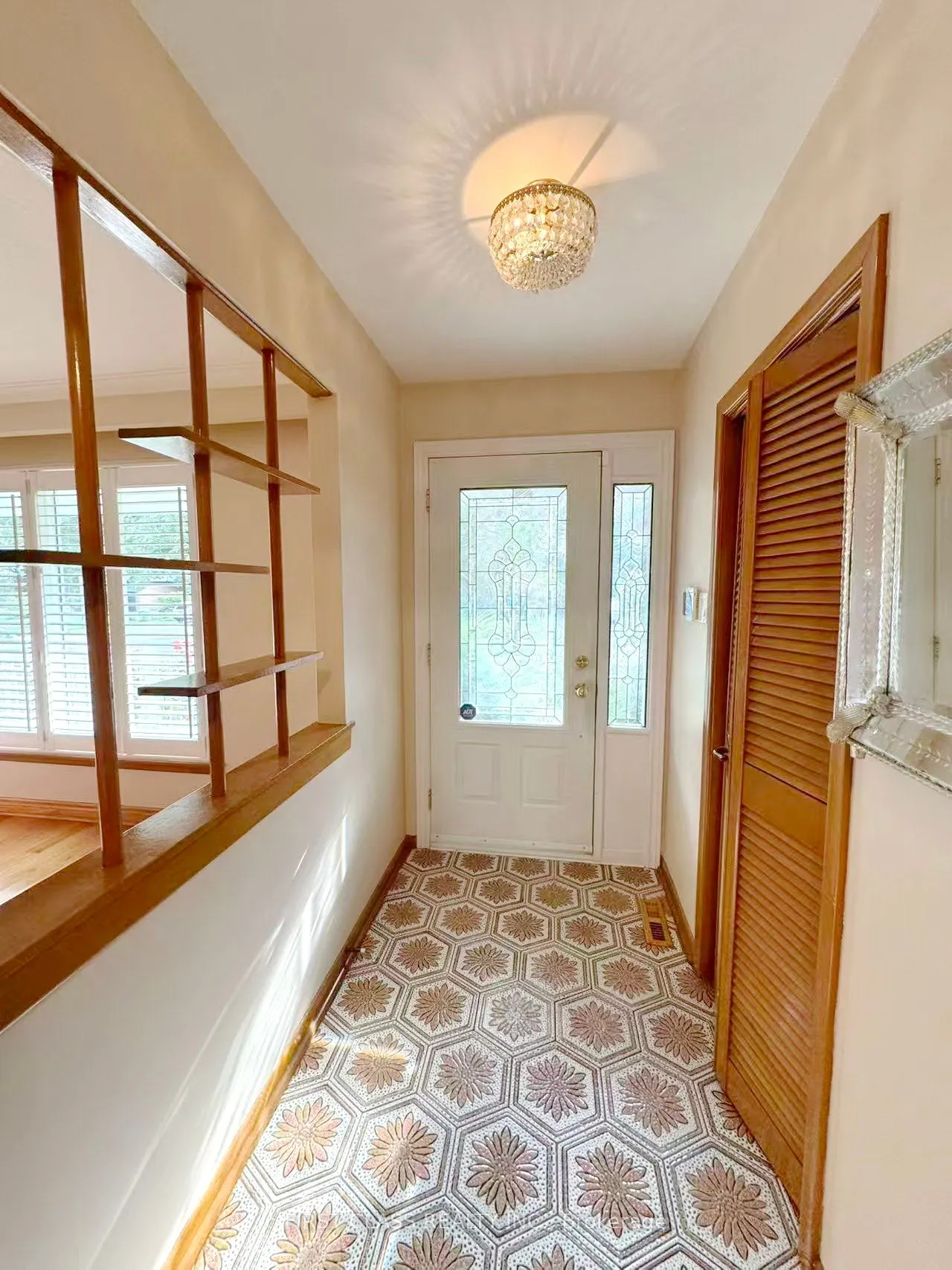 3277 CARDROSS Road, #Upper Unit