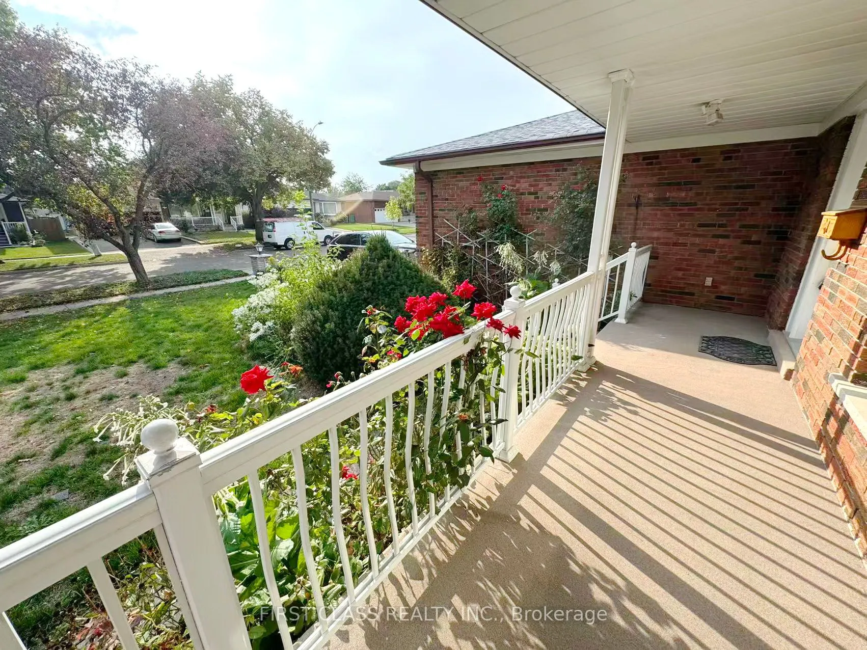 3277 CARDROSS Road, #Upper Unit
