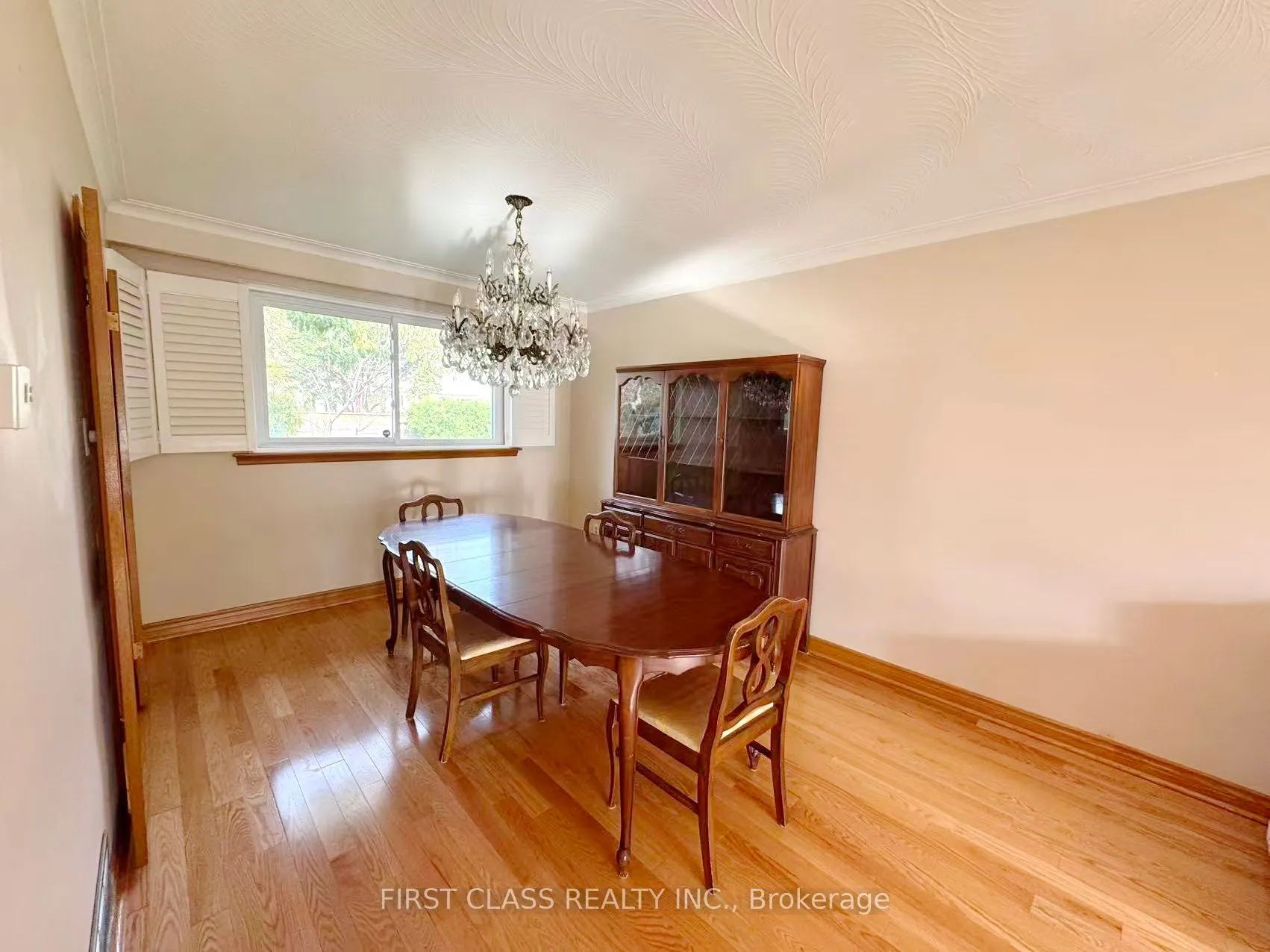 3277 CARDROSS Road, #Upper Unit