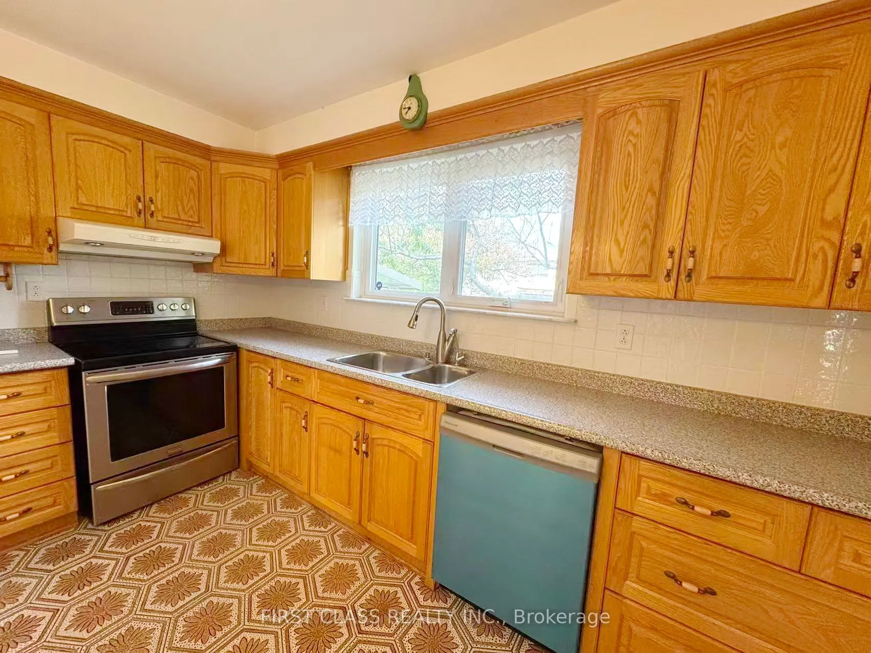 3277 CARDROSS Road, #Upper Unit