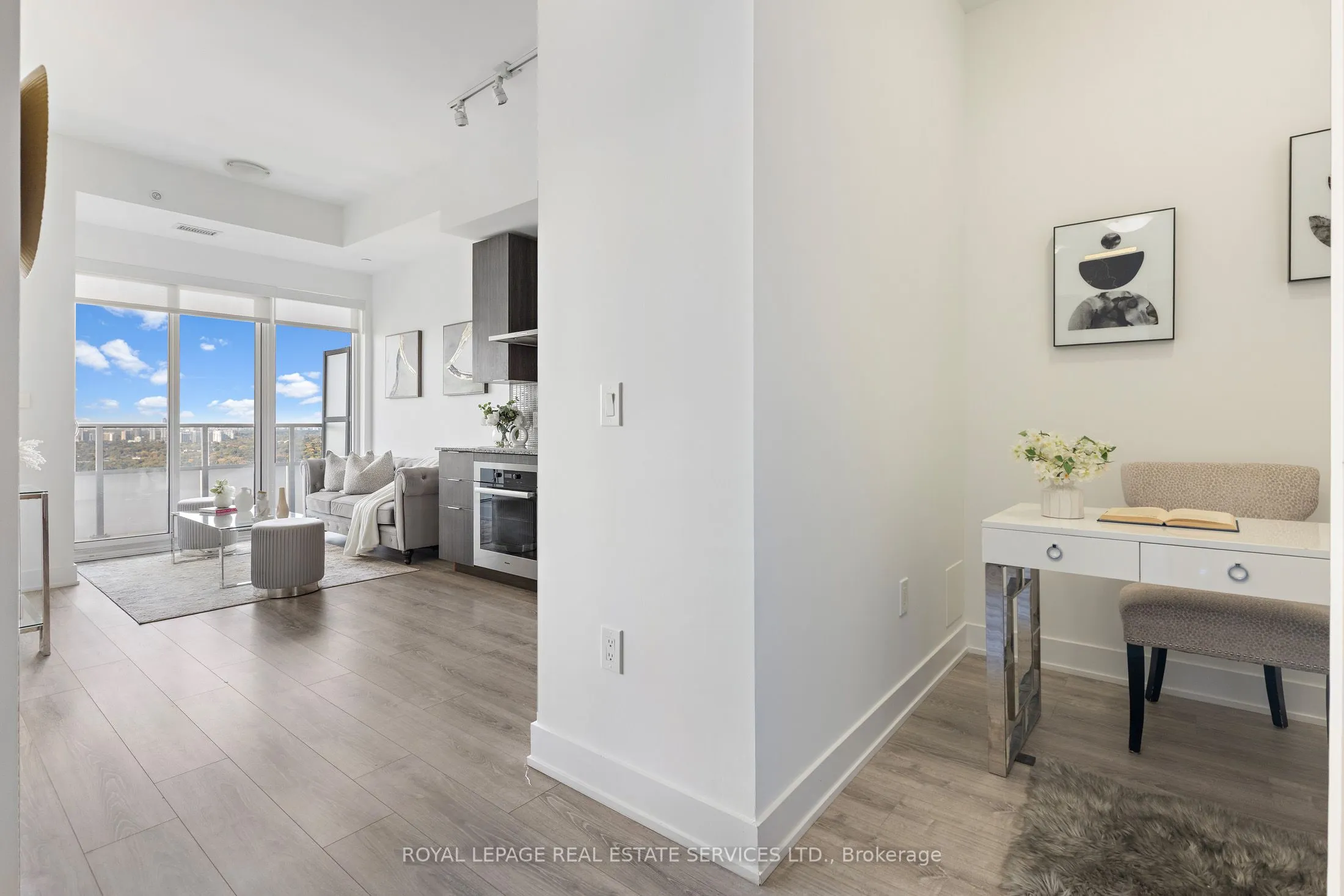 20 Shore Breeze Drive, #4403