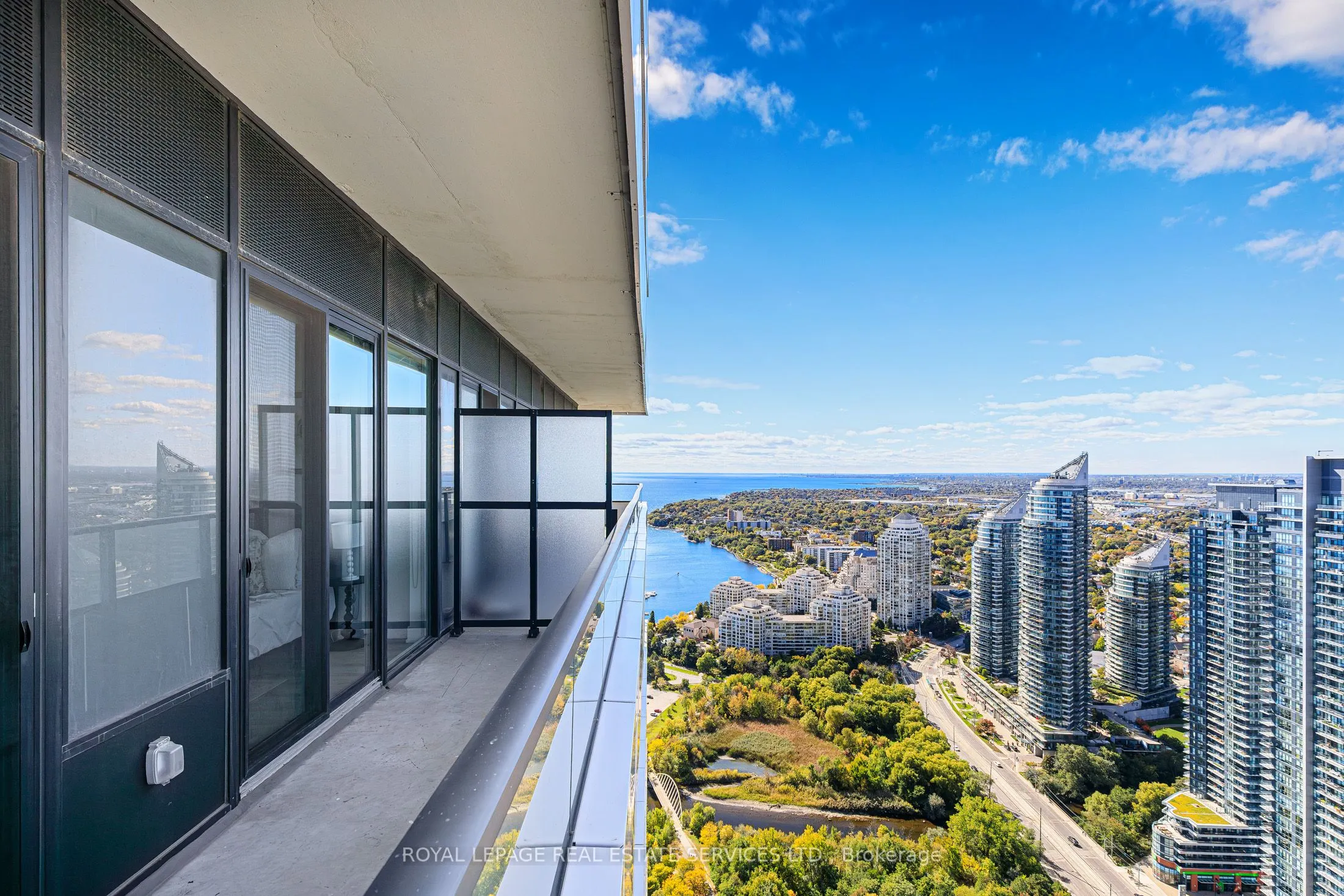 20 Shore Breeze Drive, #4403