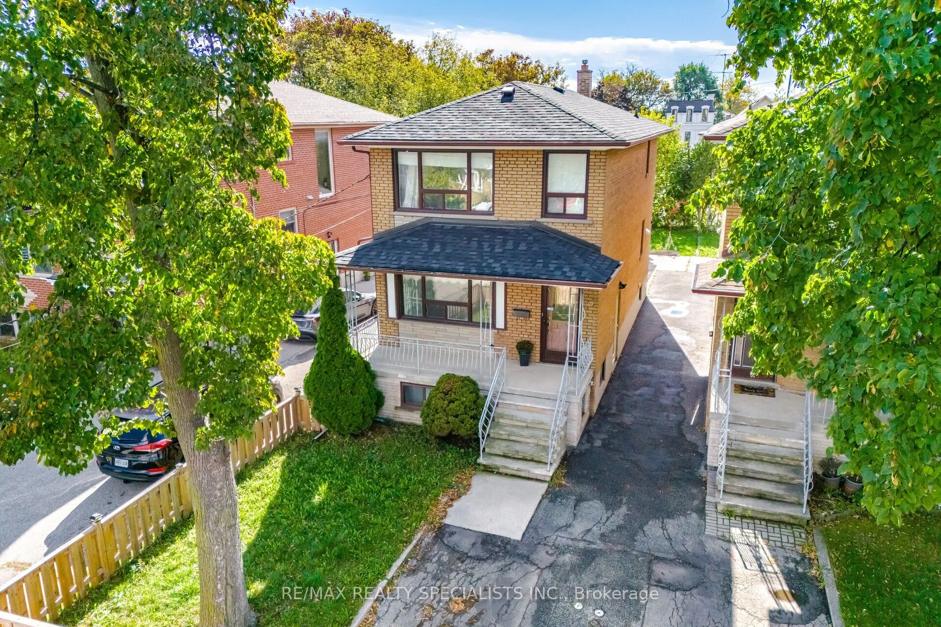 49 Algoma Street