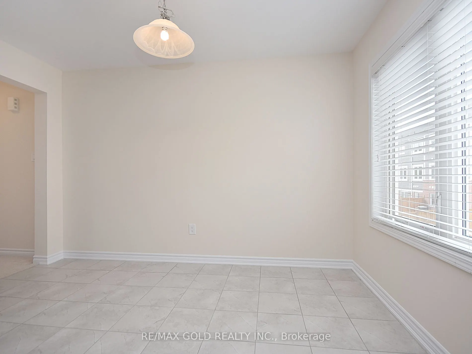 75 Metro Crescent