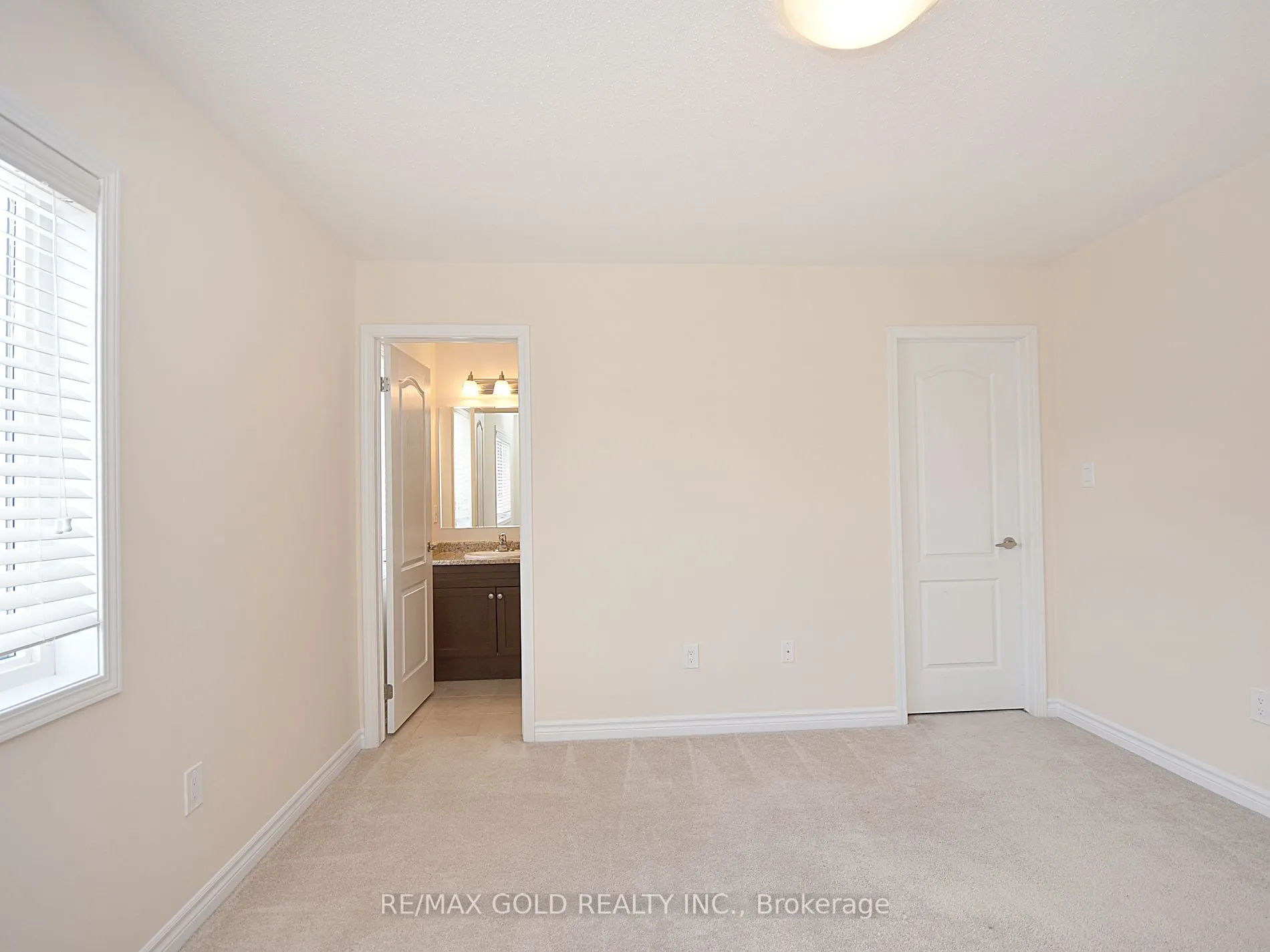 75 Metro Crescent