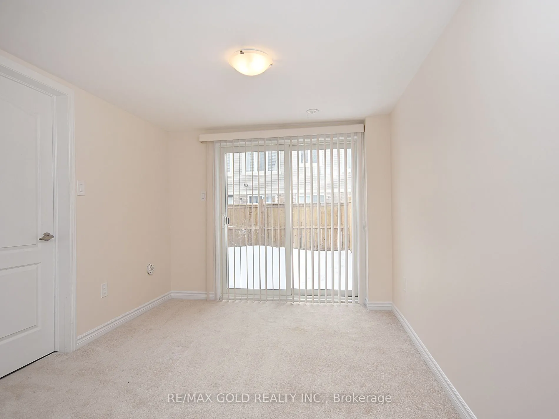 75 Metro Crescent
