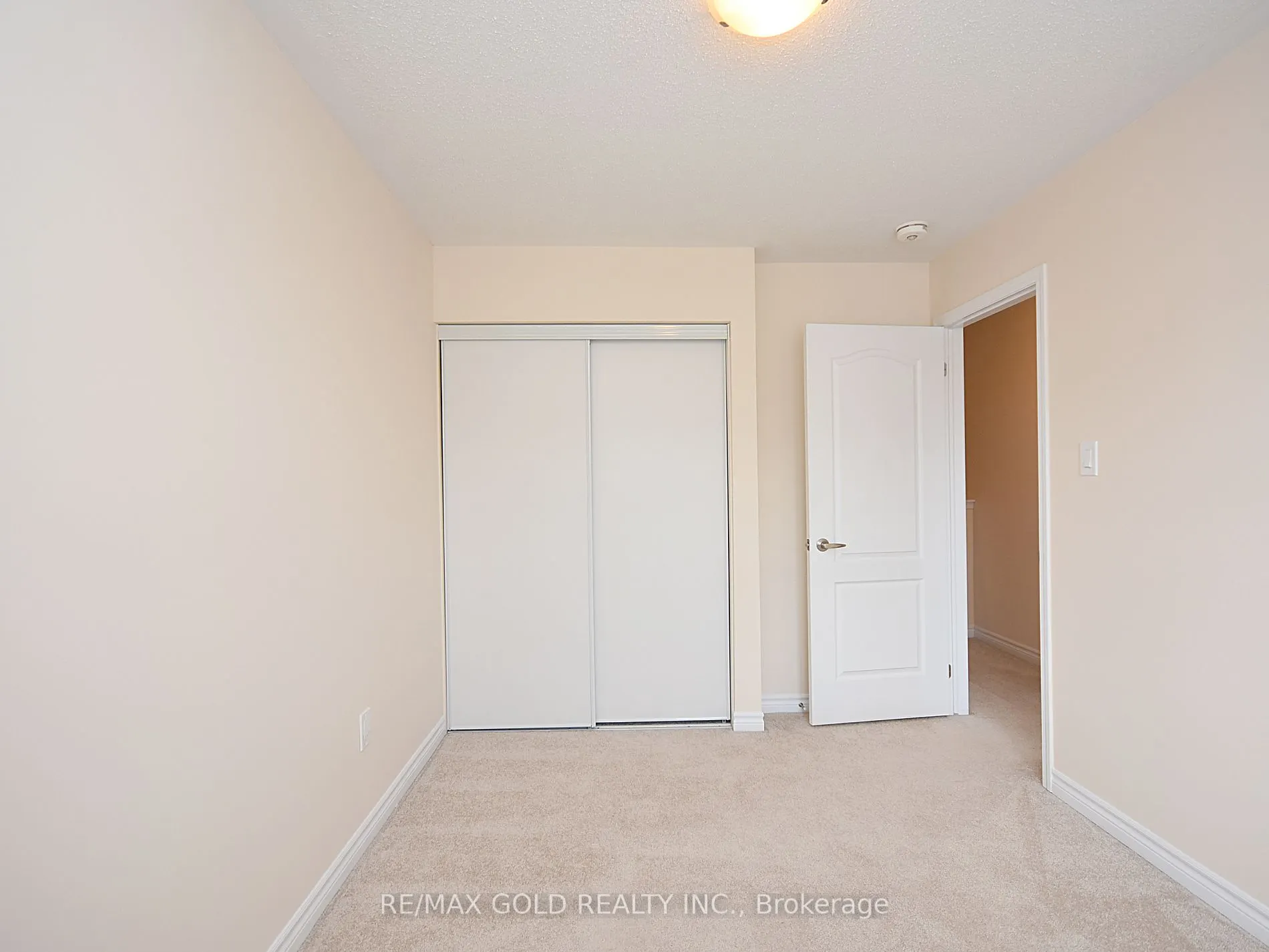 75 Metro Crescent