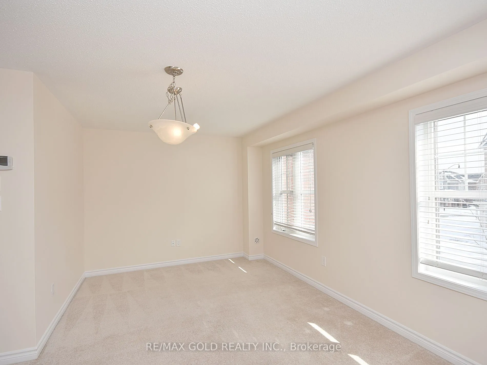 75 Metro Crescent