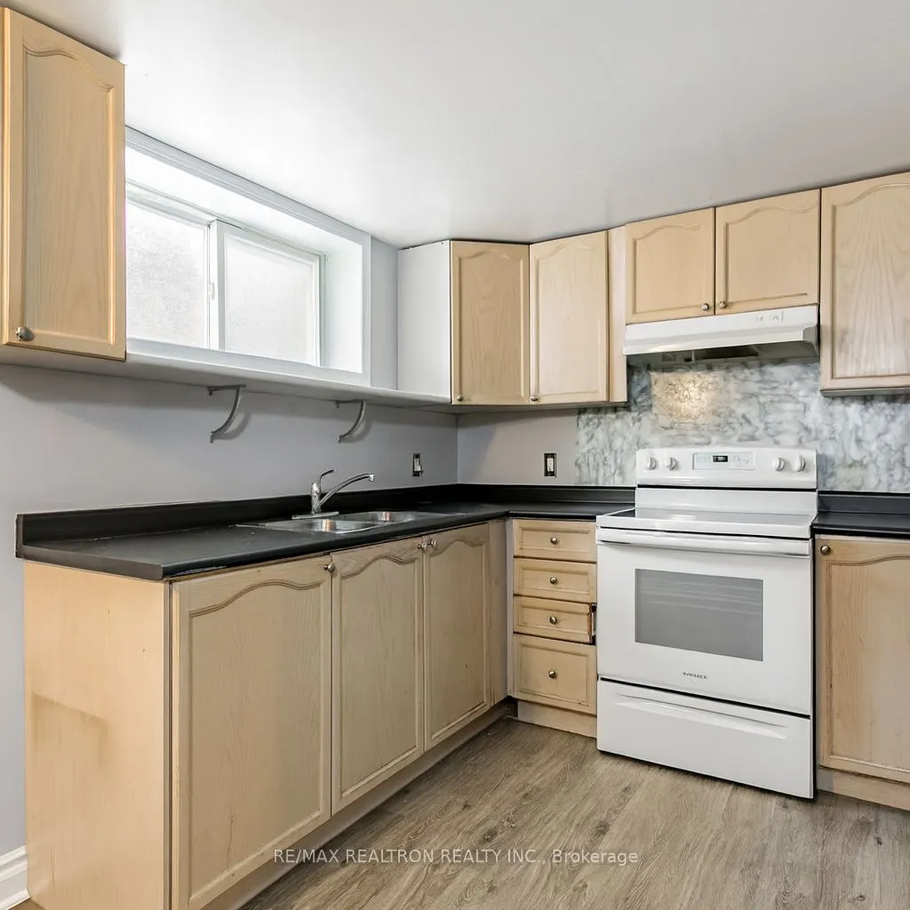 113 Hadrian Drive, #Lower